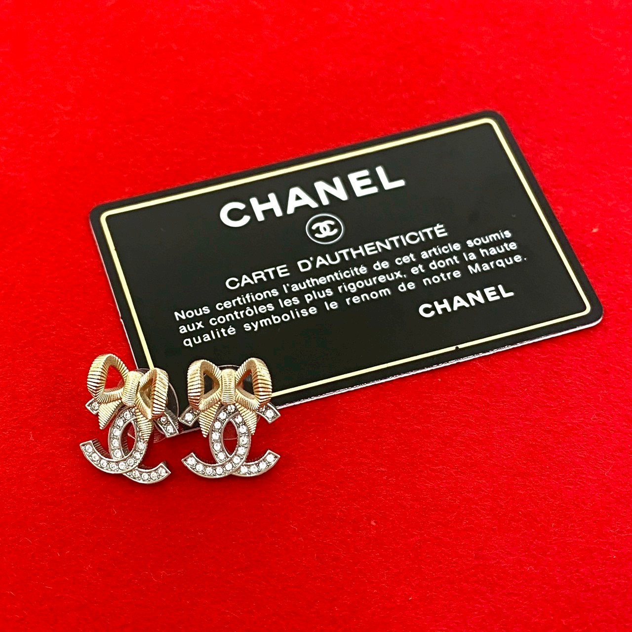 【ポイント2倍】極 美品 コメあり B24K CHANEL シャネル ココマーク リボン モチーフ GP ラインストーン ピアス アクセサリー シルバー ゴールド 95251【送料無料】【中古】