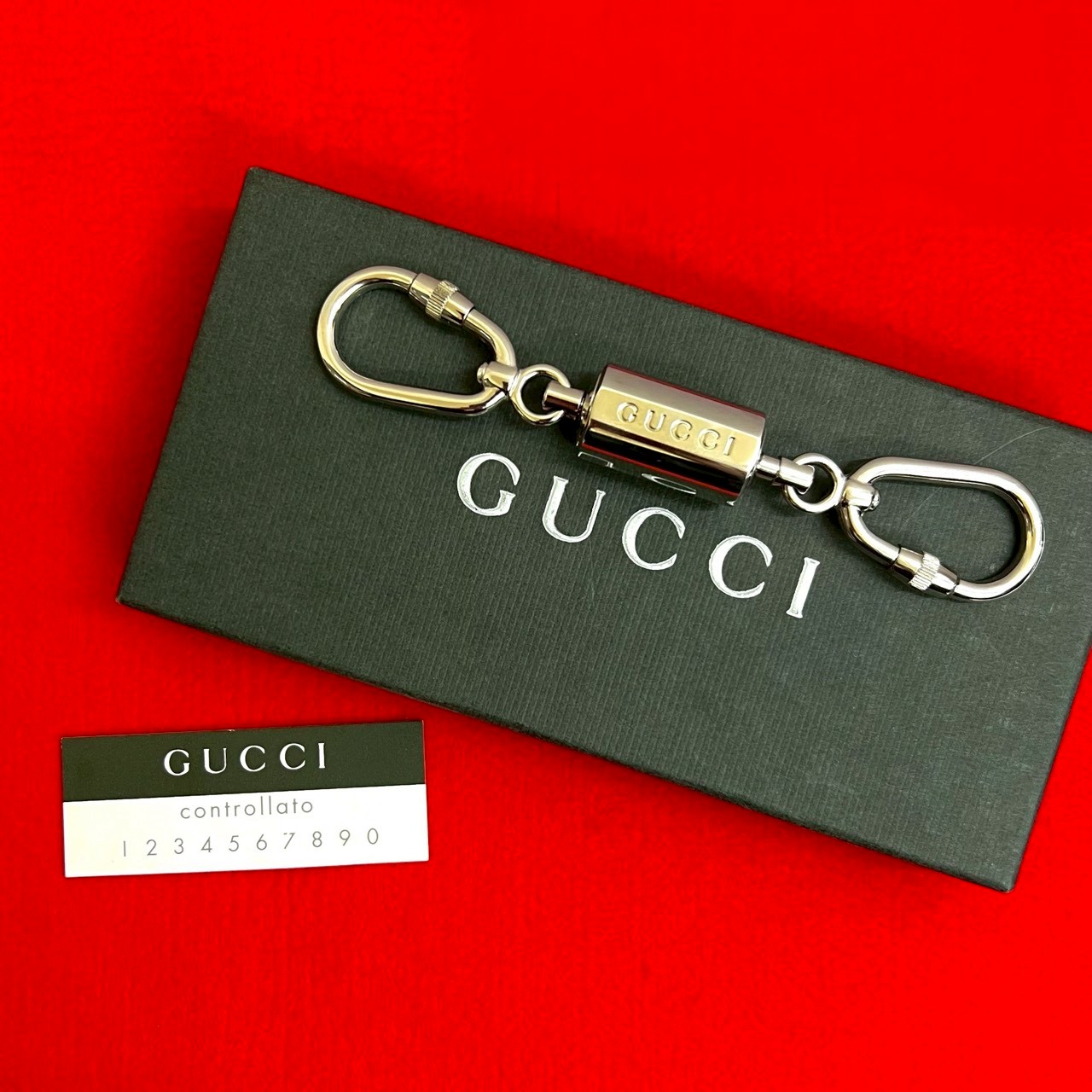 【ポイント2倍】ほぼ未使用 箱付き GUCCI グッチ ロゴ メタル キーホルダー キーリング カラビナ アクセサリー 小物 シルバー 40311【送料無料】【中古】