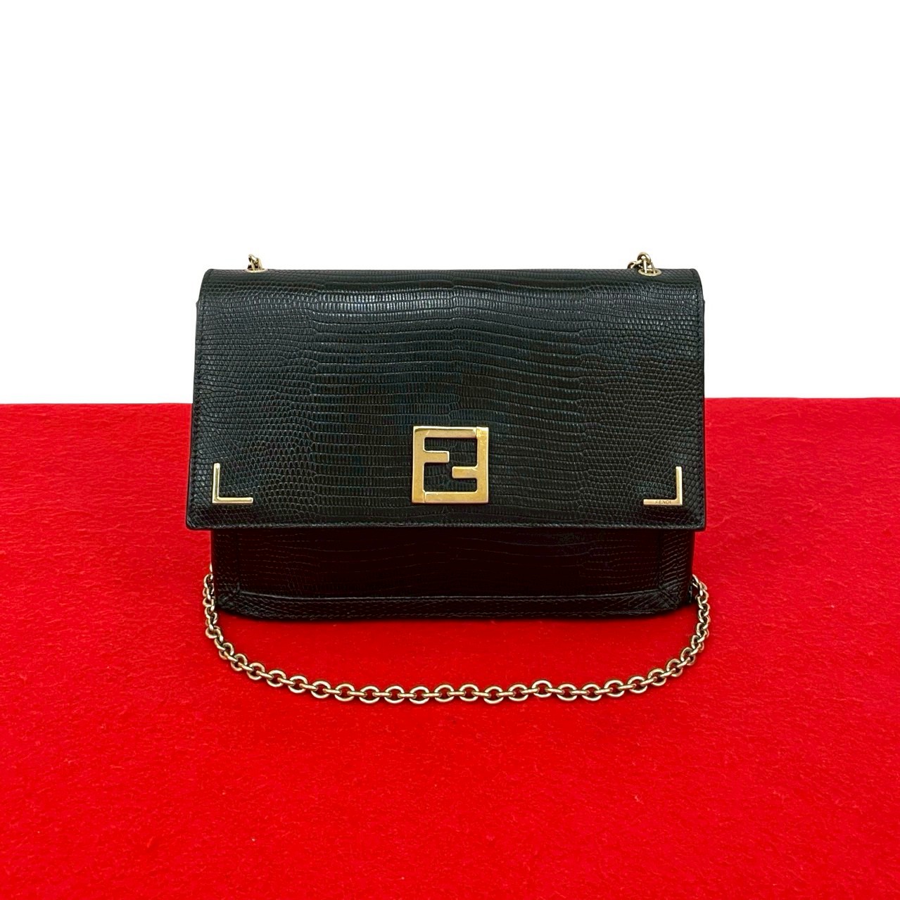 【尖んがり2倍】極 美品 FENDI フェンディ ズッカ FF ロゴタイプ 金具 なめし革 本革 チェーン店 ミニ ショルダーバッグ ポシェット サコッシュ 黒いこと 26151【貨物輸送無料】【中古】