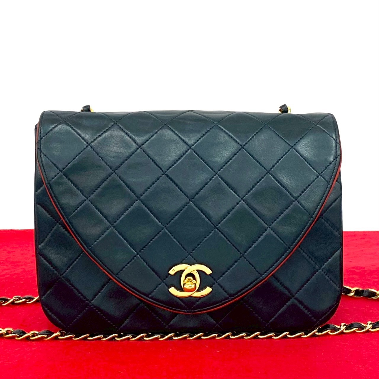 【尖んがり2倍】極 美品 消印有 0番台 CHANEL シャネル マトラッセ ココマーク 子ヒツジひと肌 ショルダーバッグ 米国海軍 赤いこと バイ色つや 374911 【貨物輸送無料】【中古】