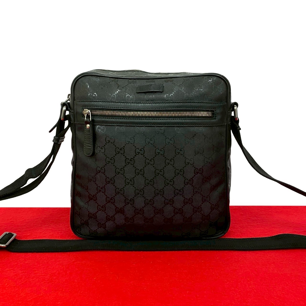 【ポイント2倍】極 美品 GUCCI グッチ GG ロゴ 柄 インプリメ レザー 本革 ショルダーバッグ メッセンジャーバッグ ポシェット サコッシュ ブラック 26229【送料無料】【中古】 44,135円