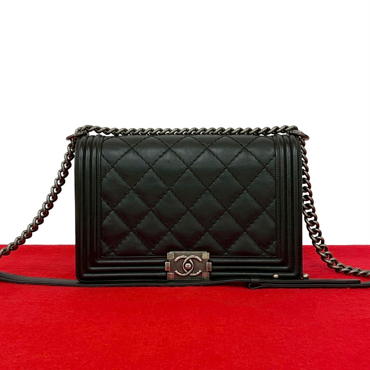 【尖んがり2倍】極 美品 消印有 18番台 CHANEL シャネル 男の子シャネル ココマーク なめし革 本革 チェーン店 虚蝉 ショルダーバッグ 黒いこと 39397【貨物輸送無料】【中古】