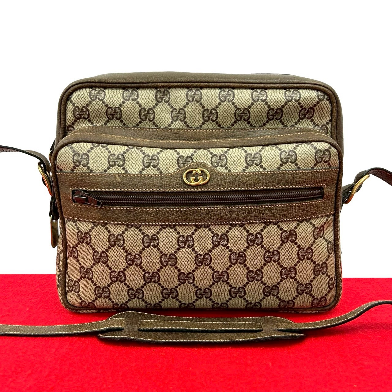 【尖んがり2倍】極 美品 GUCCI グッチ 年寄りのグッチ ヴィンテージ GG ロゴタイプ 金具 なめし革 ショルダーバッグ ポシェット サコッシュ 黒いこと 20048【貨物輸送無料】【中古】