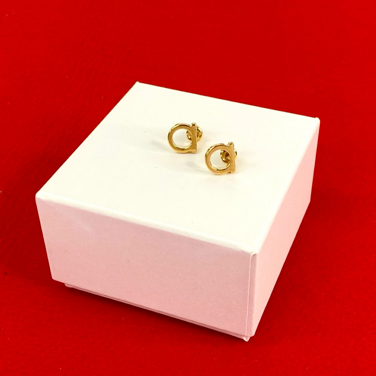 【ポイント2倍】極 美品 Salvatore Ferragamo サルヴァトーレフェラガモ ガンチーニ モチーフ GP ピアス アクセサリー ゴールド 73830【送料無料】【中古】