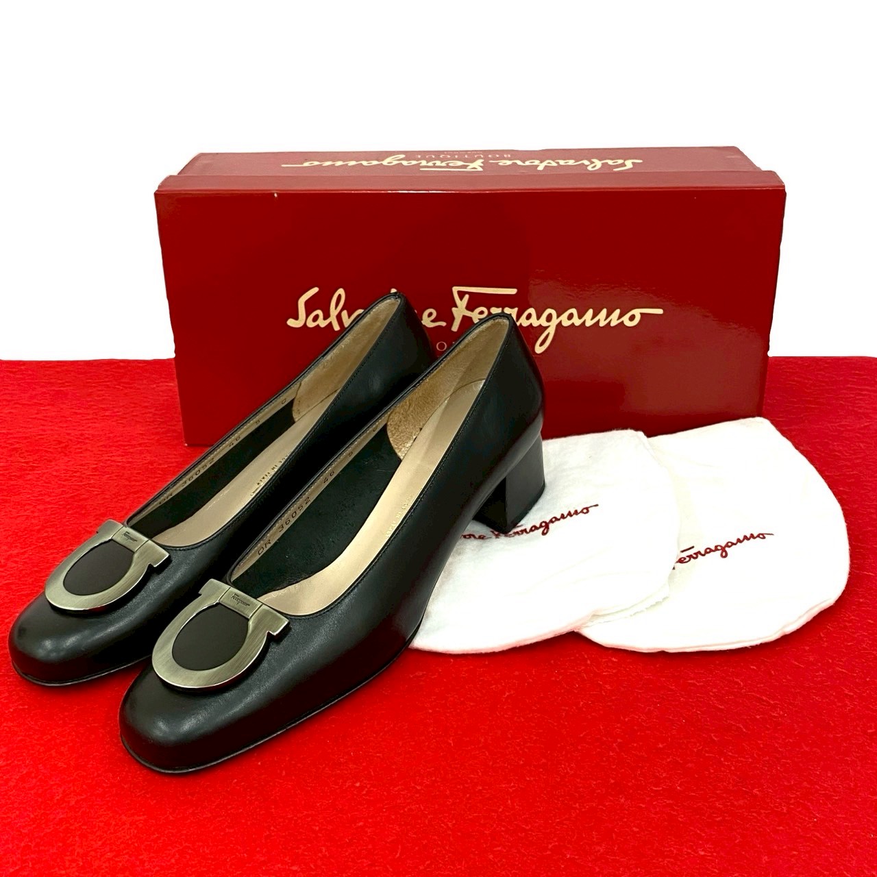 【ポイント2倍】極 美品 箱 袋付き Salvatore Ferragamo サルヴァトーレフェラガモ ガンチーニ ロゴ 金具 カーフ レザー 本革 パンプス ブラック 04223【送料無料】【中古】