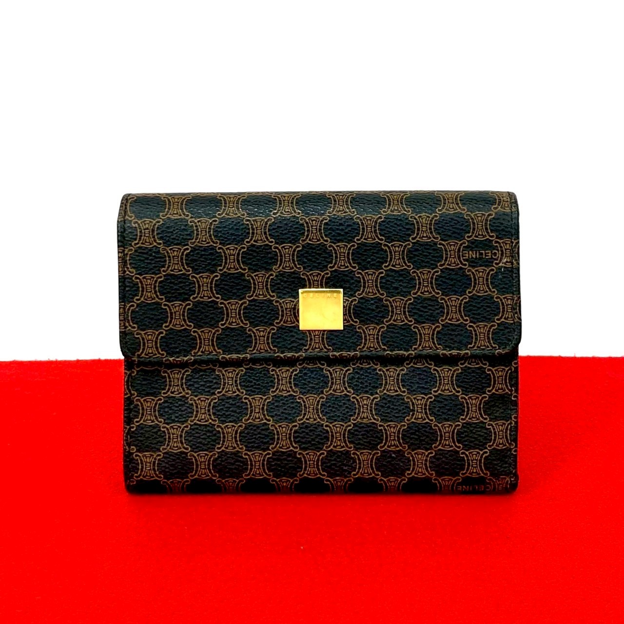 【尖んがり2倍】極 美品 CELINE セリーヌ ヴィンテージ マカダム ブラゾン ロゴタイプ 柄 なめし革 三つ折り 札入れ ミニ ウォレット 黒いこと 赤銅色 26134【貨物輸送無料】【中古】