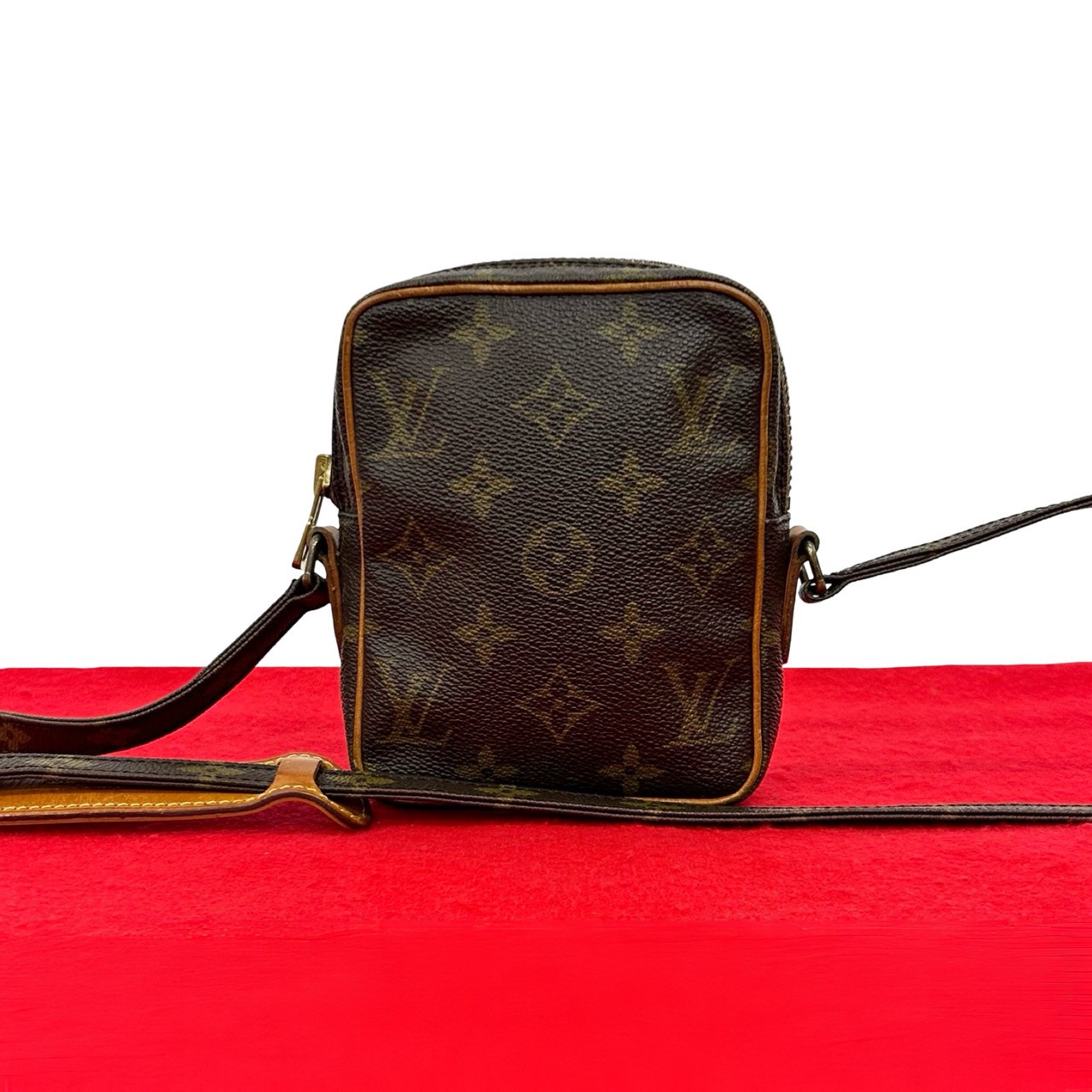 【ポイント2倍】極 美品 LOUIS VUITTON ルイヴィトン ヴィンテージ ミニ ダヌーブ モノグラム レザー ショルダーバッグ ポシェット ブラウン 82243【送料無料】【中古】