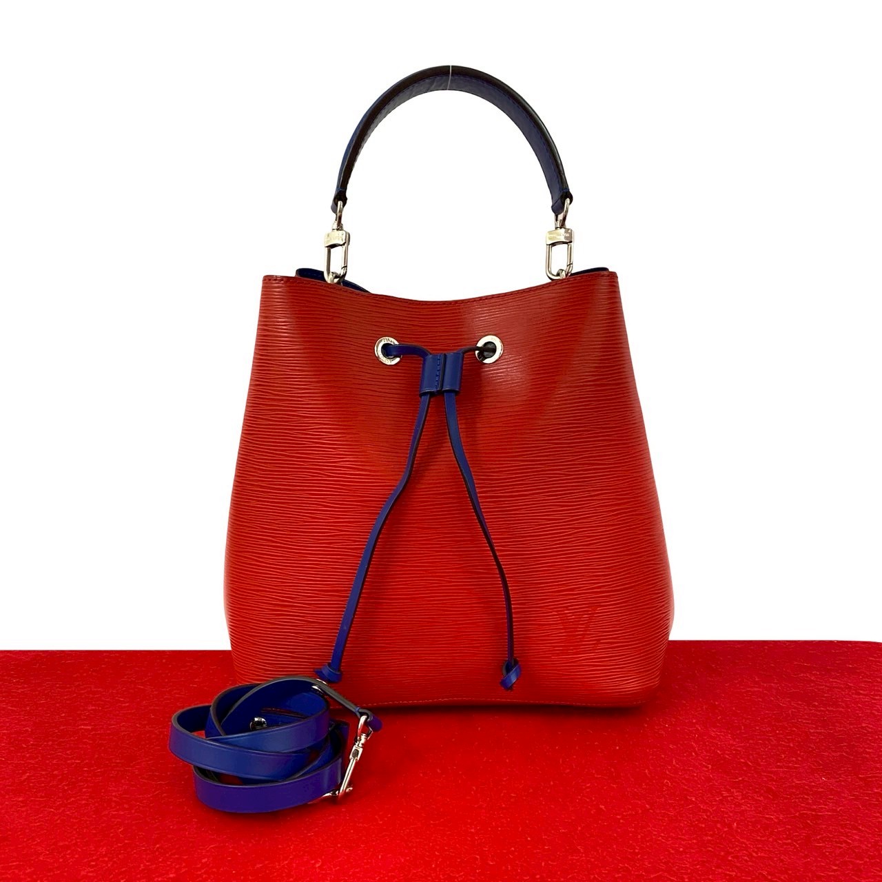 【尖んがり2倍】ほぼ未当て嵌める LOUIS VUITTON ルイヴィトン ネオノエ MM エピ なめし革 本革 2way ハンドバック ショルダーバッグ 赤いこと 青色 24399【貨物輸送無料】【中古】