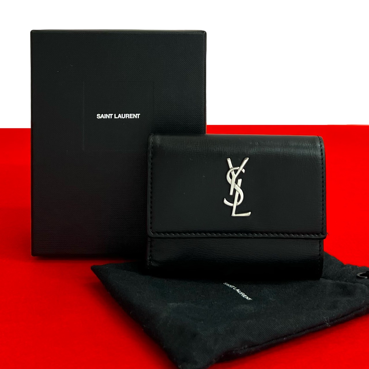 【尖んがり2倍】極 美品 箱 袋付き添い人 SAINT LAURENT PARIS サンローランパリ YSL ロゴタイプ 金具 なめし革 本革 三つ折り紙入れ ミニ ウォレット 黒いこと 96575【貨物輸送無料】【中古】
