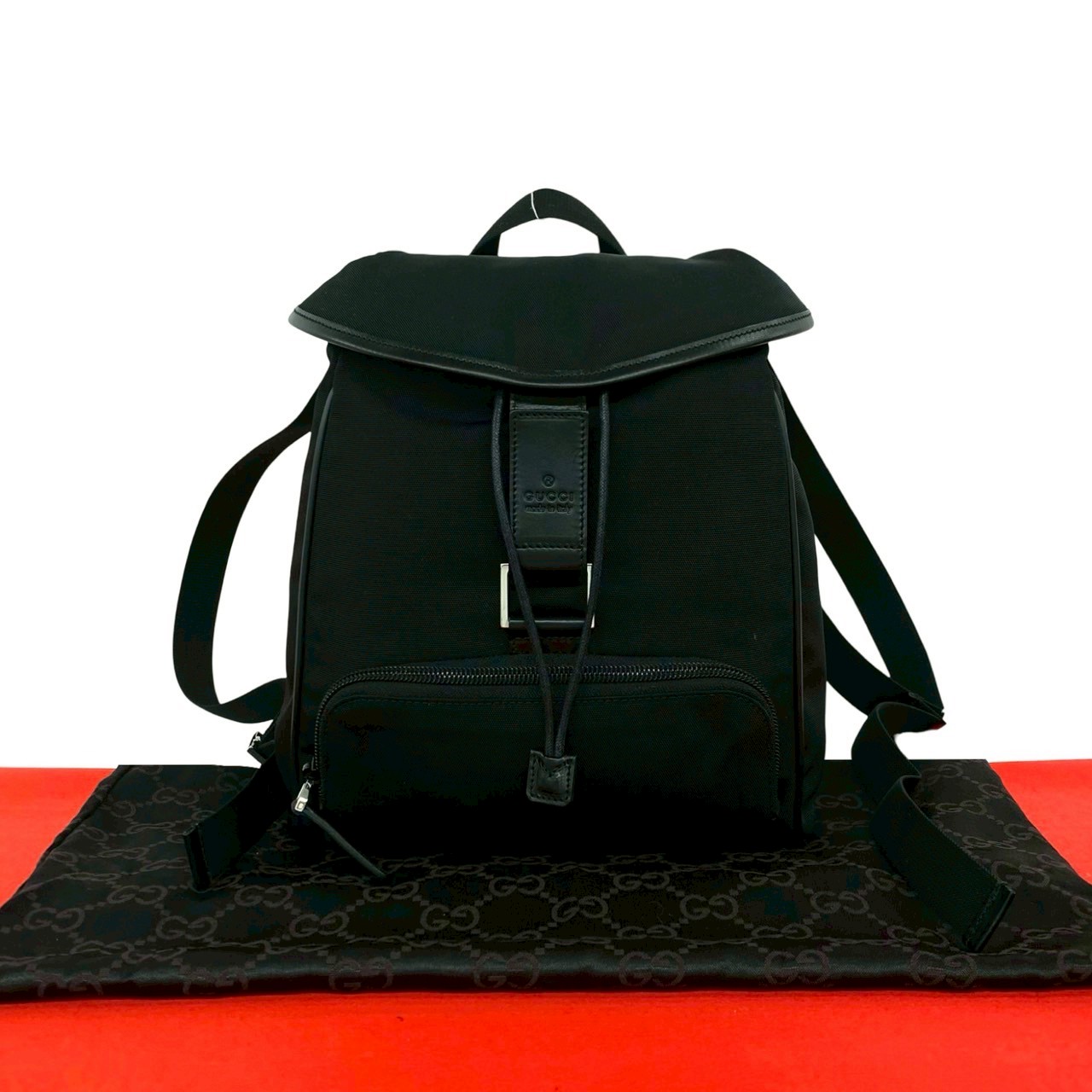 【ポイント2倍】未使用保管品 袋付き GUCCI グッチ ロゴ 刻印 ナイロン レザー 本革 巾着 ミニ リュックサック デイパック バックパック ブラック 黒 39141 【送料無料】【中古】 43,485円
