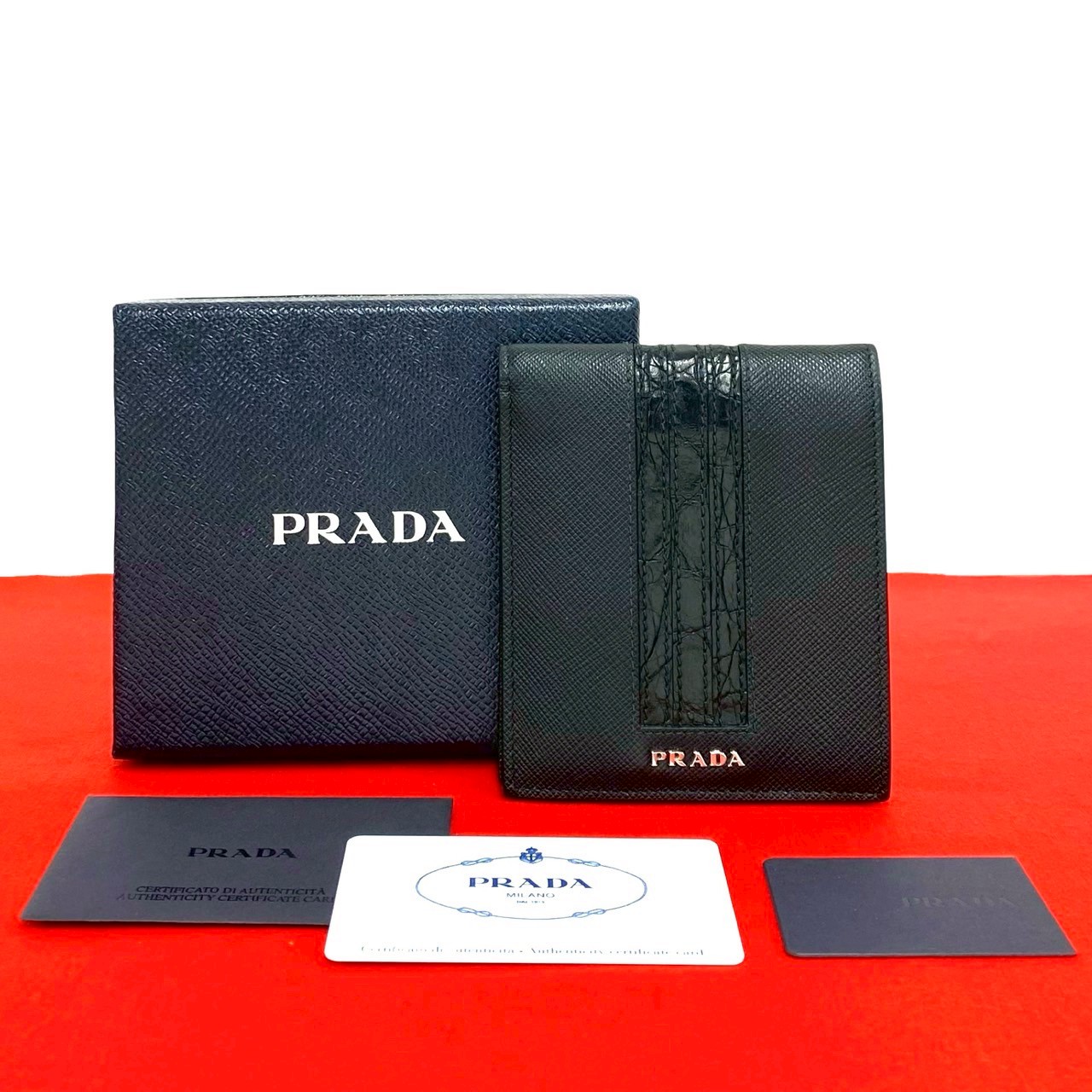 【尖んがり2倍】極 美品 箱付き添い人 PRADA プラダ ロゴタイプ 金具 サフィアーノ クロコ型押し なめし革 本革 二つ折り 札入れ ウォレット 黒いこと 黒 31109【貨物輸送無料】【中古】