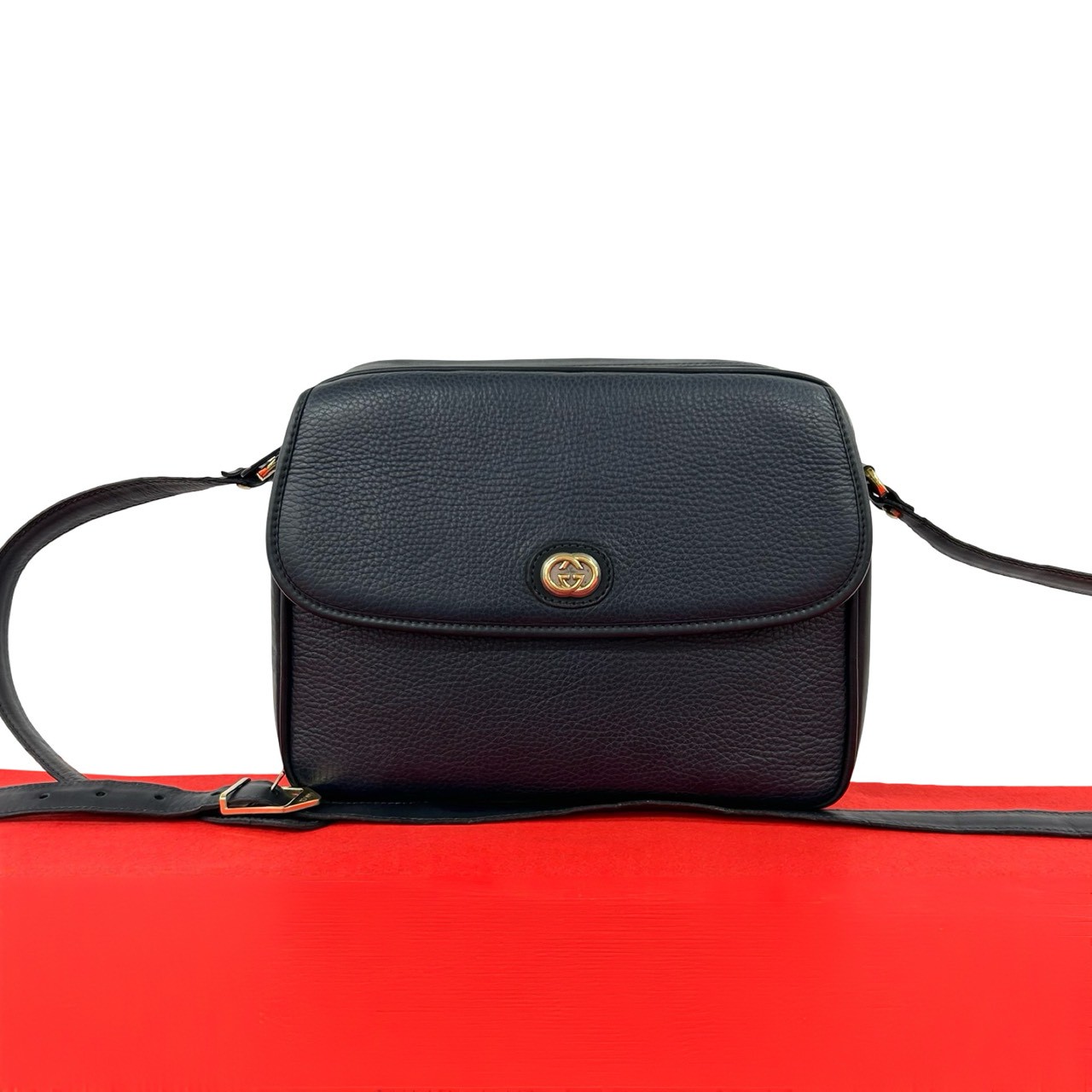 【ポイント2倍】極 美品 希少品 GUCCI グッチ オールドグッチ GG ロゴ ゴールド金具 レザー 本革 ショルダーバッグ ポシェット ネイビー 紺 31831【送料無料】【中古】