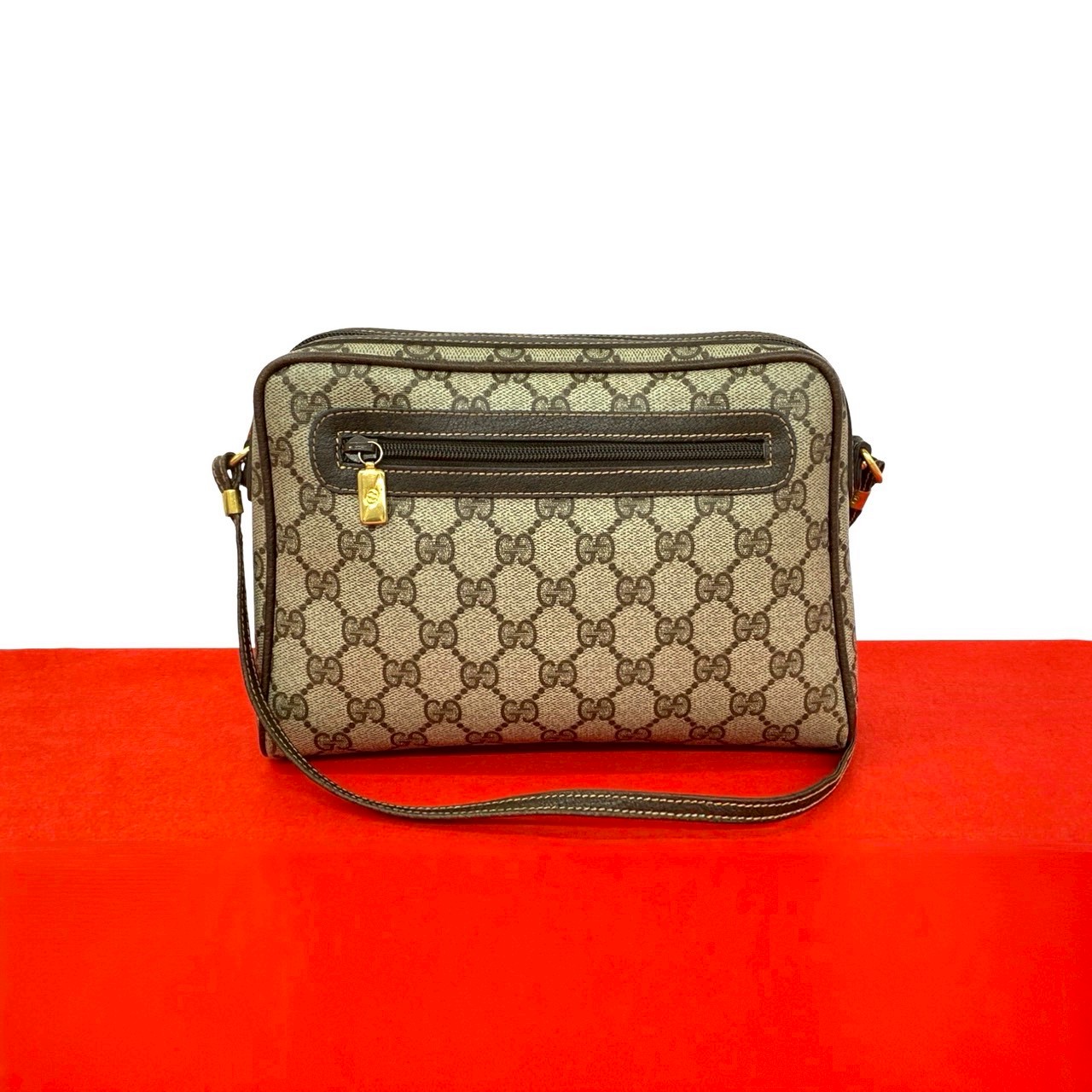 【尖んがり2倍】極 美品 GUCCI グッチ 年寄りのグッチ ヴィンテージ GG ロゴタイプ 金具 なめし革 ミニ ショルダーバッグ ポシェット サコッシュ 赤銅色 27277【貨物輸送無料】【中古】