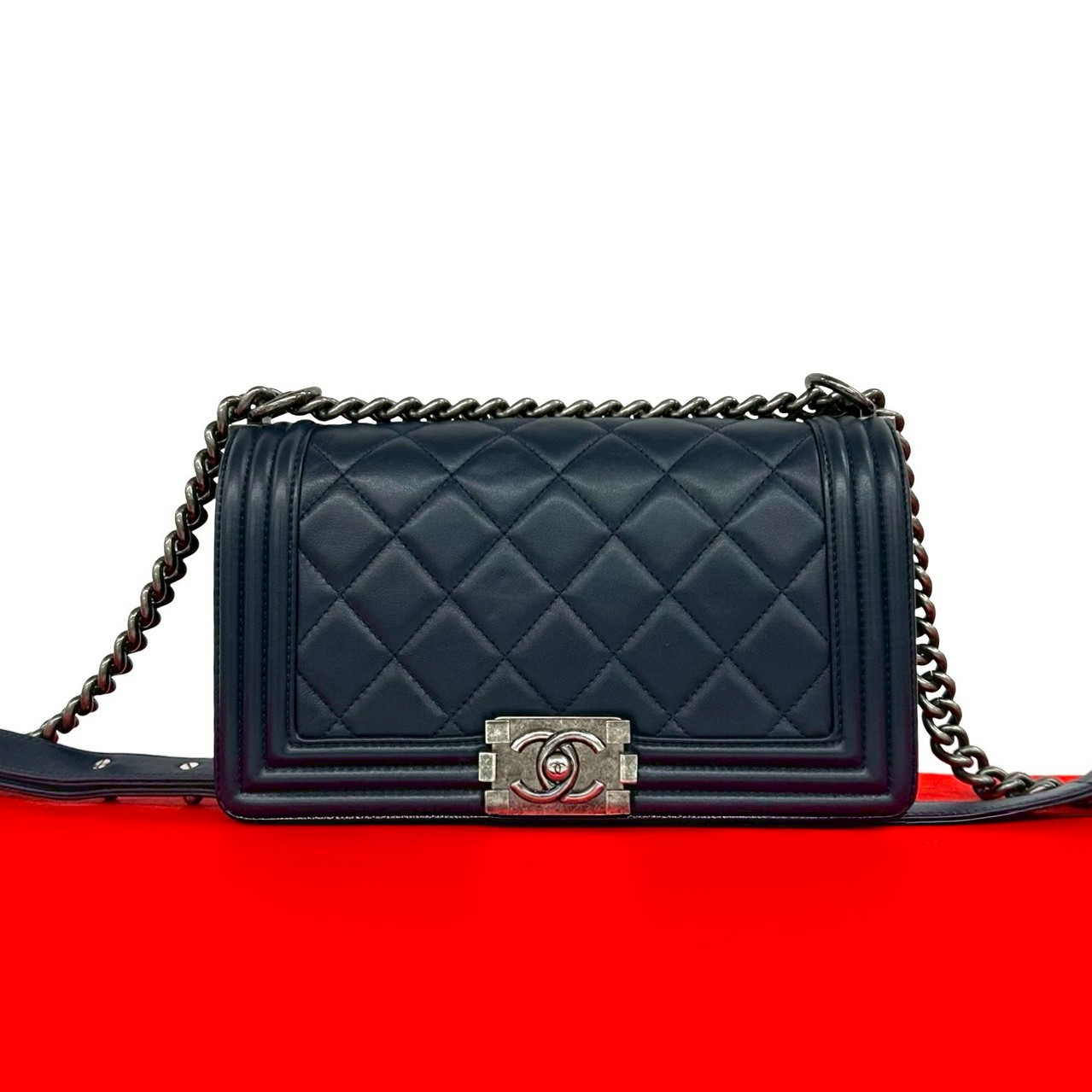 【尖んがり2倍】極 美品 消印有 19番台 CHANEL シャネル 男の子シャネル ココマーク なめし革 本革 チェーン店 ショルダーバッグ 米国海軍 紺 40823【貨物輸送無料】【中古】