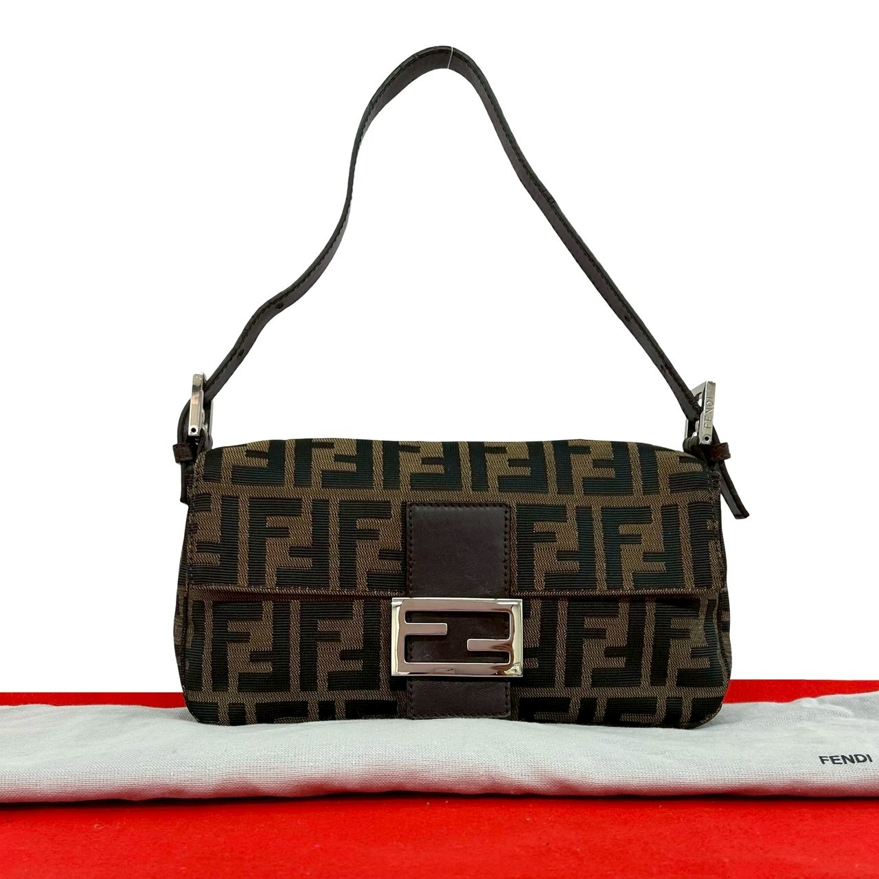 【尖んがり2倍】極 美品 FENDI フェンディ マンマバケット ズッカ FF ロゴタイプ 柄 帆布 なめし革 本革 ハンドバック 虚蝉 ショルダーバッグ 赤銅色 22909【貨物輸送無料】【中古】