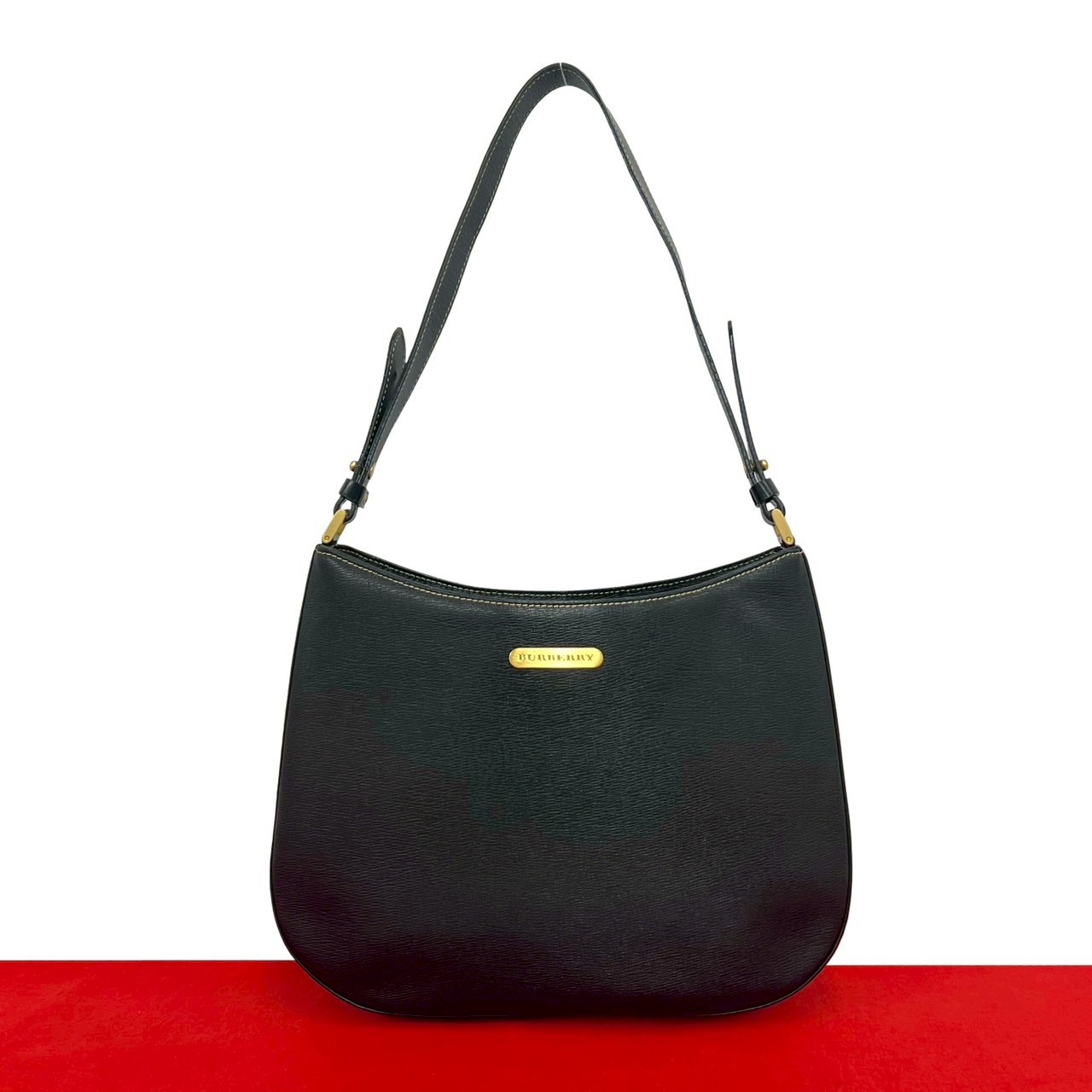 【尖んがり2倍】極 美品 BURBERRY バーバリー ノバチェック 柄 ロゴタイプ 一皿 金具 なめし革 本革 虚蝉 一 ショルダーバッグ 黒いこと 黒 33436【貨物輸送無料】【中古】