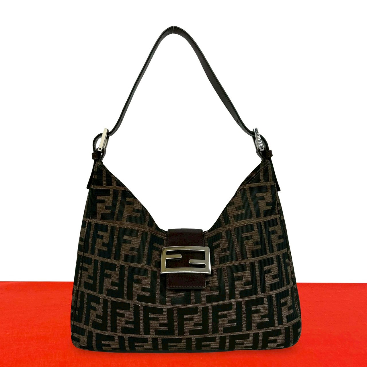【尖んがり2倍】極 美品 FENDI フェンディ ヴィンテージ ズッカ FF 柄 ロゴタイプ 金具 帆布 なめし革 本革 空蝉 壱 ショルダーバッグ 赤銅色 21878【貨物輸送無料】【中古】