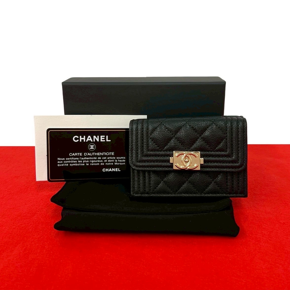 【尖んがり2倍】未当て嵌める庫入れ品 歌留多 消印有 30番台 CHANEL シャネル 男の子シャネル ココマーク キャビアひと肌 三つ折り金入れ 黒いこと 54611【貨物輸送無料】【中古】
