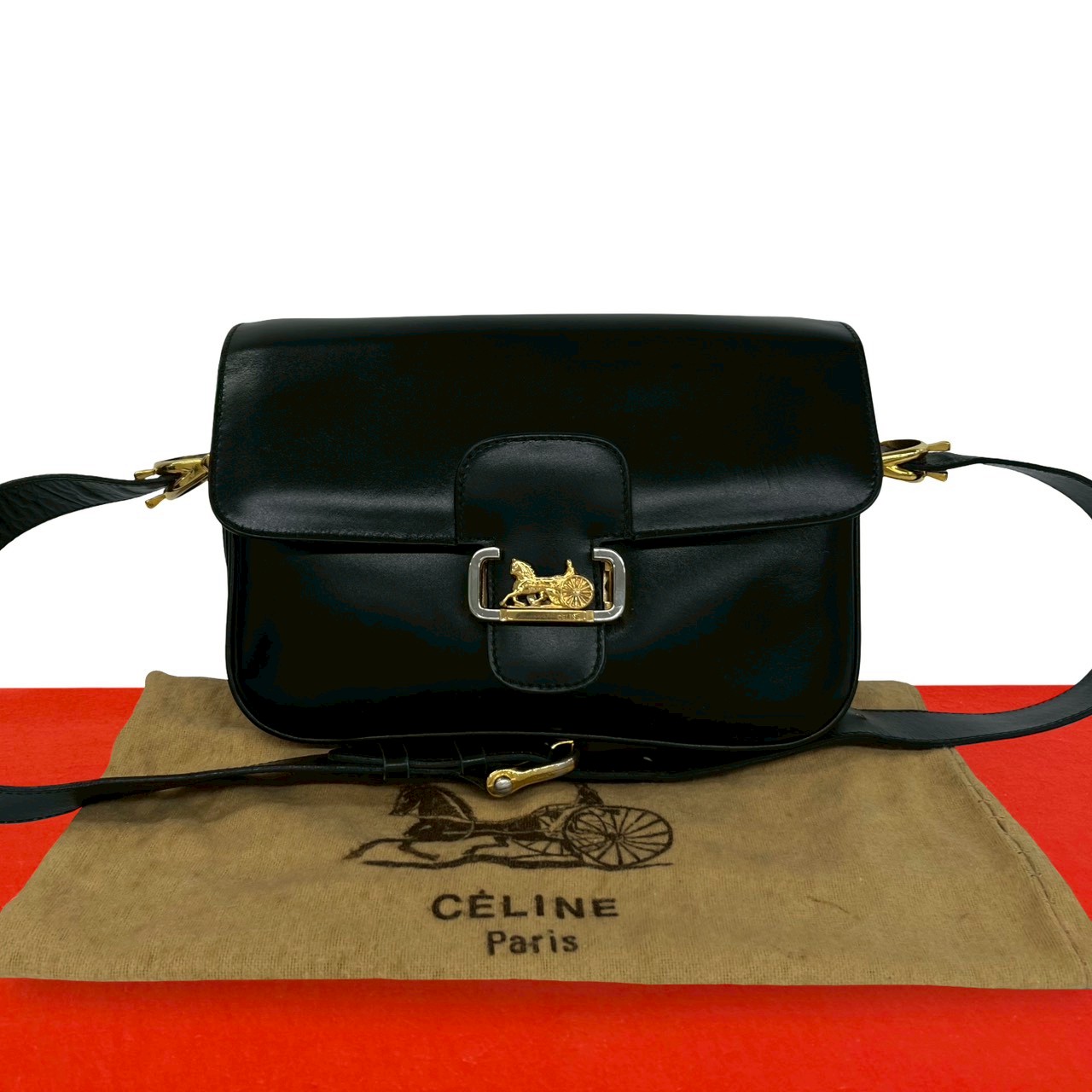 【尖んがり2倍】極 美品 袋付き添い人 CELINE セリーヌ ヴィンテージ ロゴタイプ 荷馬車金具 なめし革 本革 ショルダーバッグ ポシェット サコッシュ 黒いこと 251-9【貨物輸送無料】【中古】