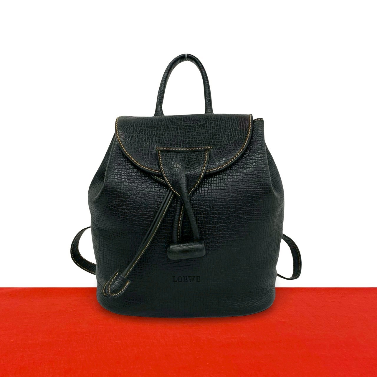 【尖んがり2倍】極 美品 LOEWE ロエベ ヴィンテージ ロゴタイプ なめし革 本革 折りかえし鍵を掛ける 合財袋 背嚢 デイパック うしろ側容器に並べる 黒いこと 11546【貨物輸送無料】【中古】
