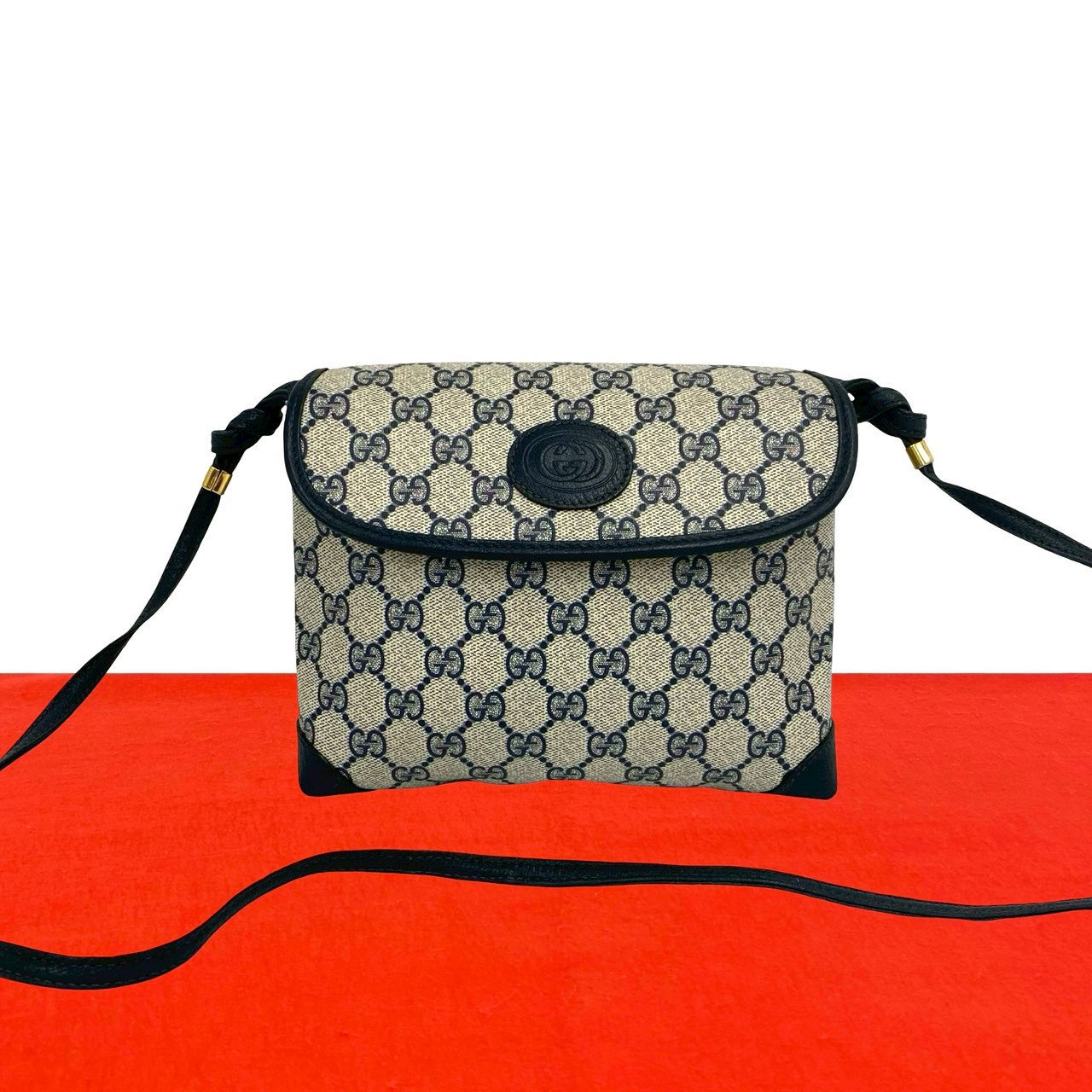 【尖んがり2倍】極 美品 GUCCI グッチ 年寄りのグッチ GG ロゴタイプ 柄 なめし革 本革 ミニ ショルダーバッグ ポシェット サコッシュ 米国海軍 紺 361-3 【貨物輸送無料】【中古】