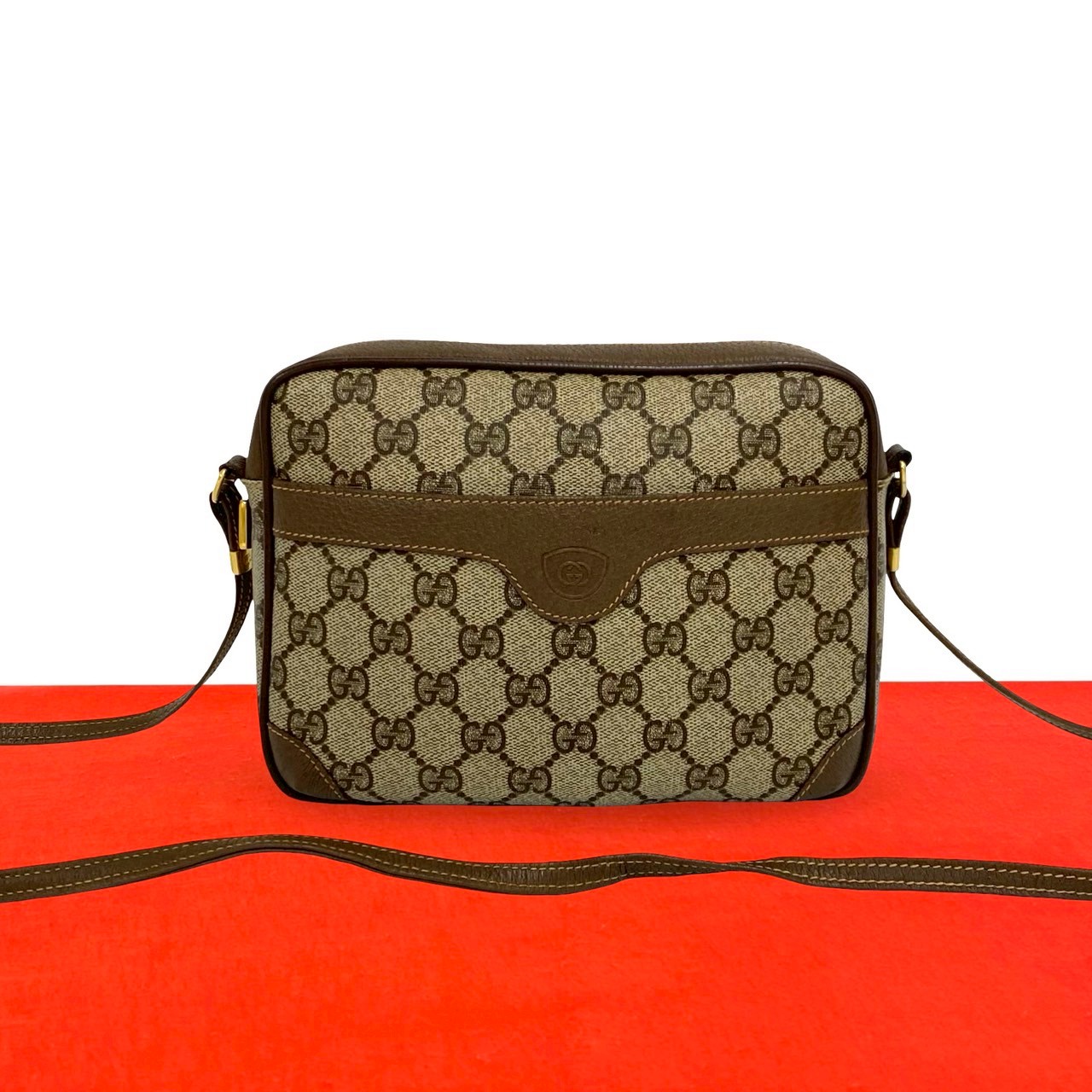 【尖んがり2倍】極 美品 GUCCI グッチ 年寄りのグッチ ヴィンテージ GG ロゴタイプ 柄 なめし革 本革 ミニ ショルダーバッグ ポシェット サコッシュ 赤銅色 31604【貨物輸送無料】【中古】