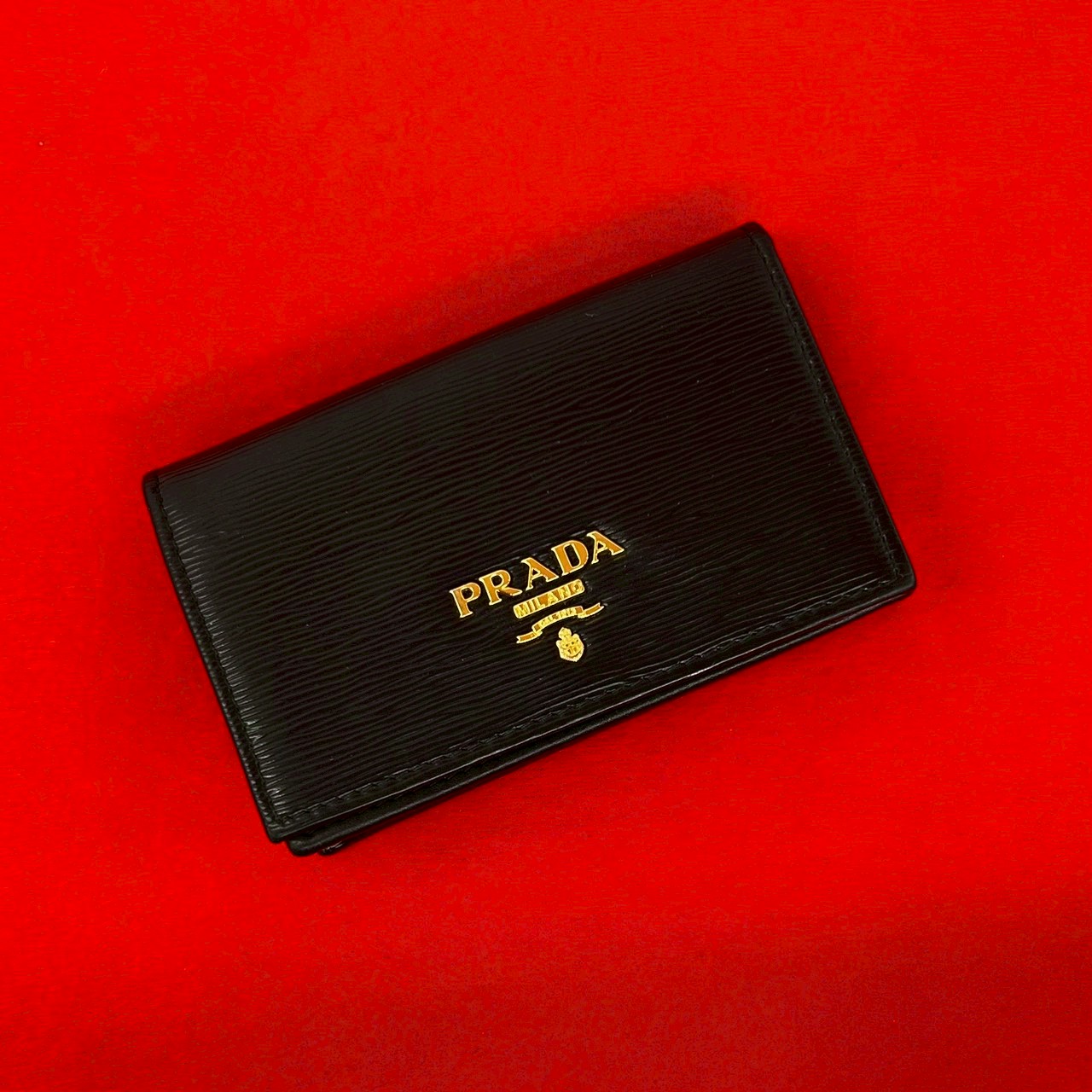 【尖んがり2倍】極 美品 PRADA プラダ ロゴタイプ ゴールド 金具 なめし革 本革 歌留多容れもの 名刺入れ ウォレット 銭入れ コインケース 御釣り入れ 黒いこと 47081【貨物輸送無料】【中古】