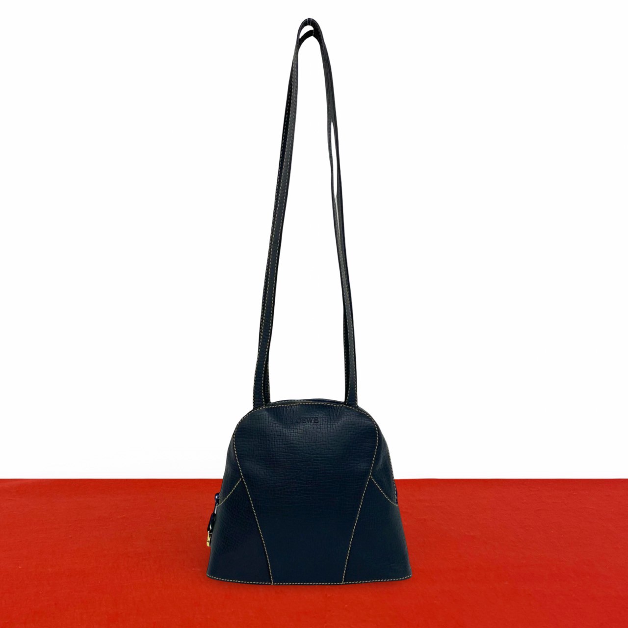 【尖んがり2倍】極 美品 LOEWE ロエベ ヴィンテージ ロゴタイプ 型押し なめし革 本革 空蝉 ショルダーバッグ ハンドバック ミニ トートバッグ 米国海軍 47855【貨物輸送無料】【中古】