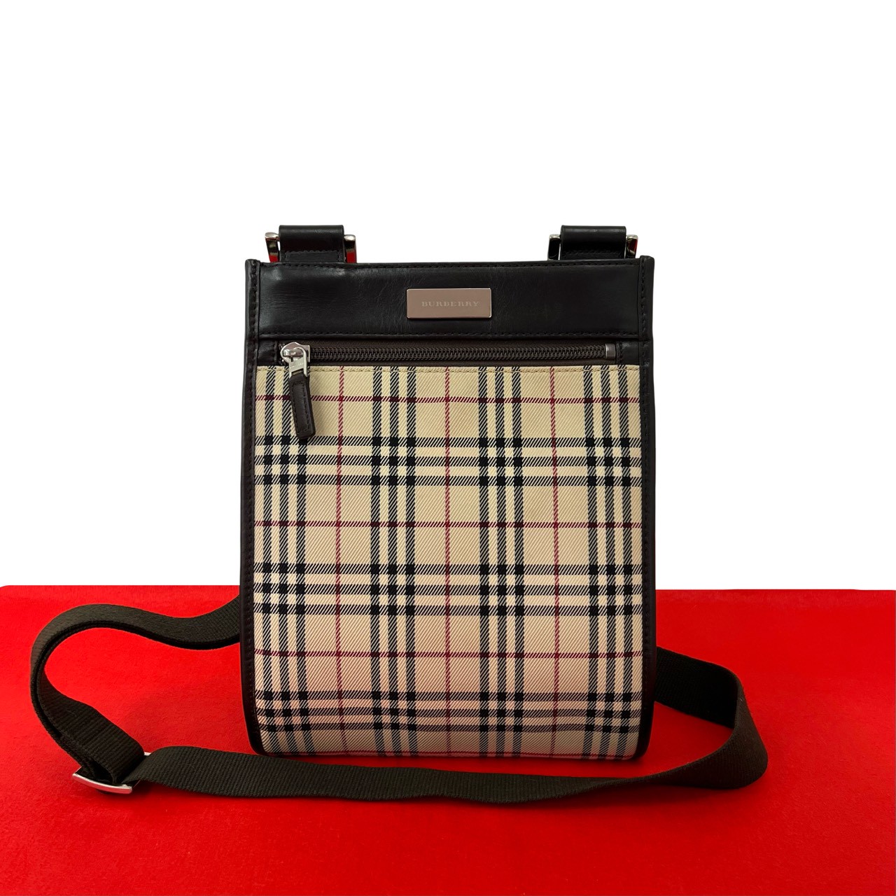 【尖んがり2倍】極 美品 BURBERRY バーバリー ノバチェック 柄 帆布 なめし革 本革 ショルダーバッグ サコッシュ ポシェット ベージュ 赤銅色 38399【貨物輸送無料】【中古】