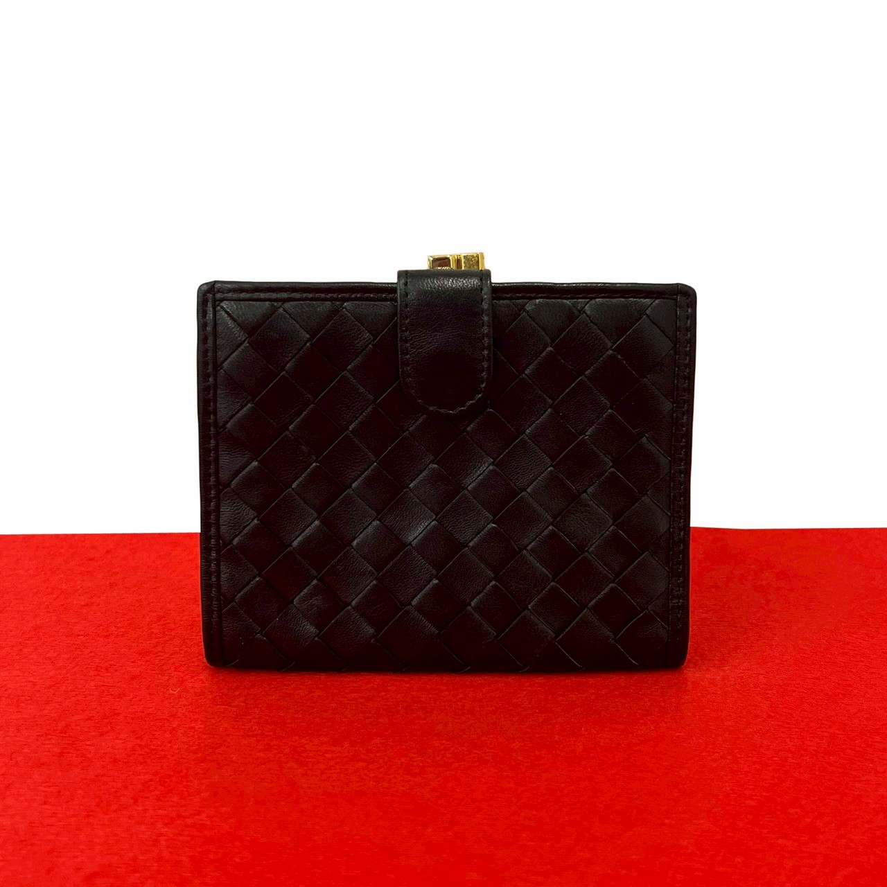 【尖んがり2倍】極 美品 BOTTEGA VENETA ボッテガヴェネタ ヴィンテージ イントレチャート なめし革 本革 蝦蟇口 二つ折り銭入れ ウォレット 黒いこと 18775【貨物輸送無料】【中古】
