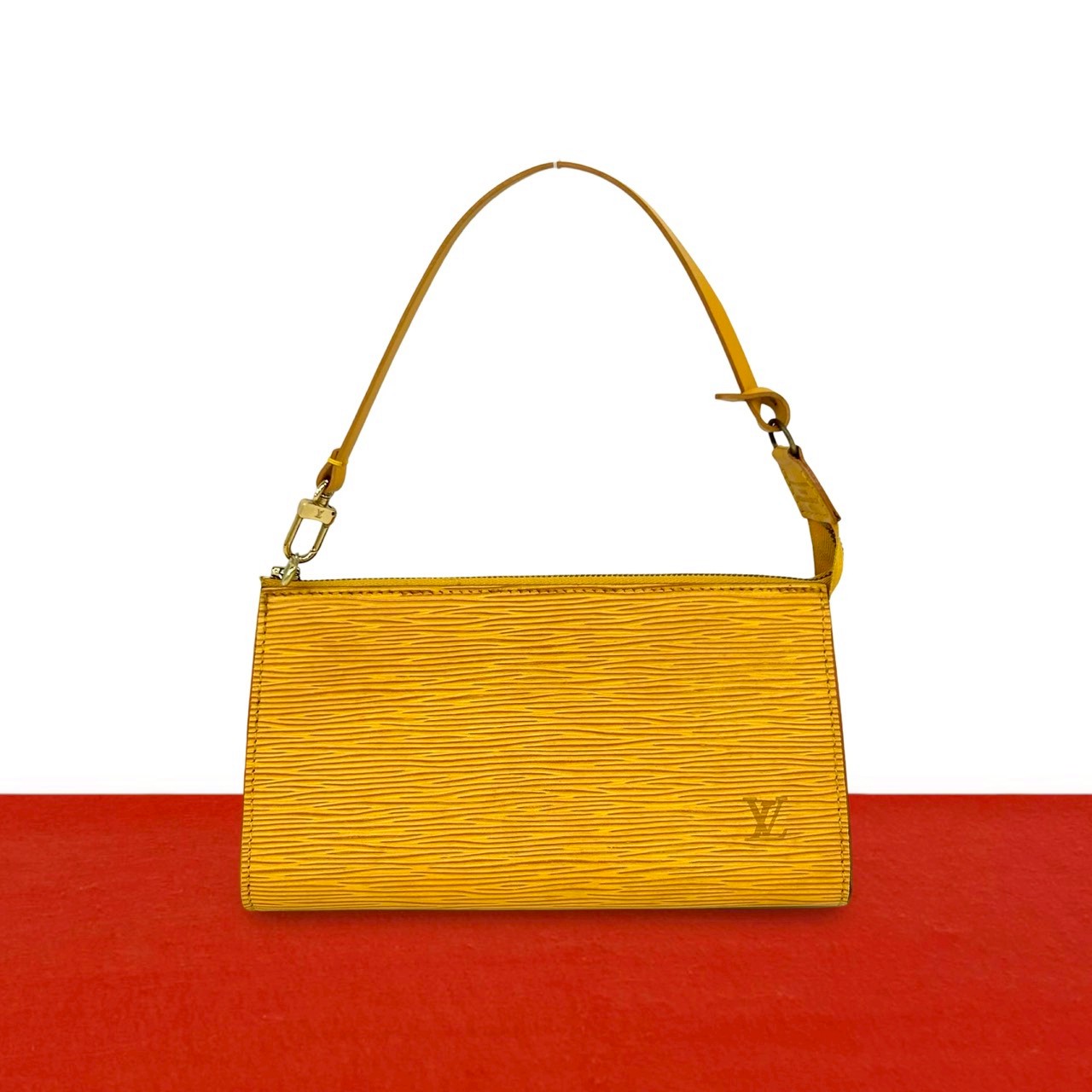 【尖んがり2倍】極 美品 LOUIS VUITTON ルイヴィトン ヴィンテージ ポシェット アクセソワール エピ なめし革 ハンドバック タッシリイエロー 12035 【貨物輸送無料】【中古】