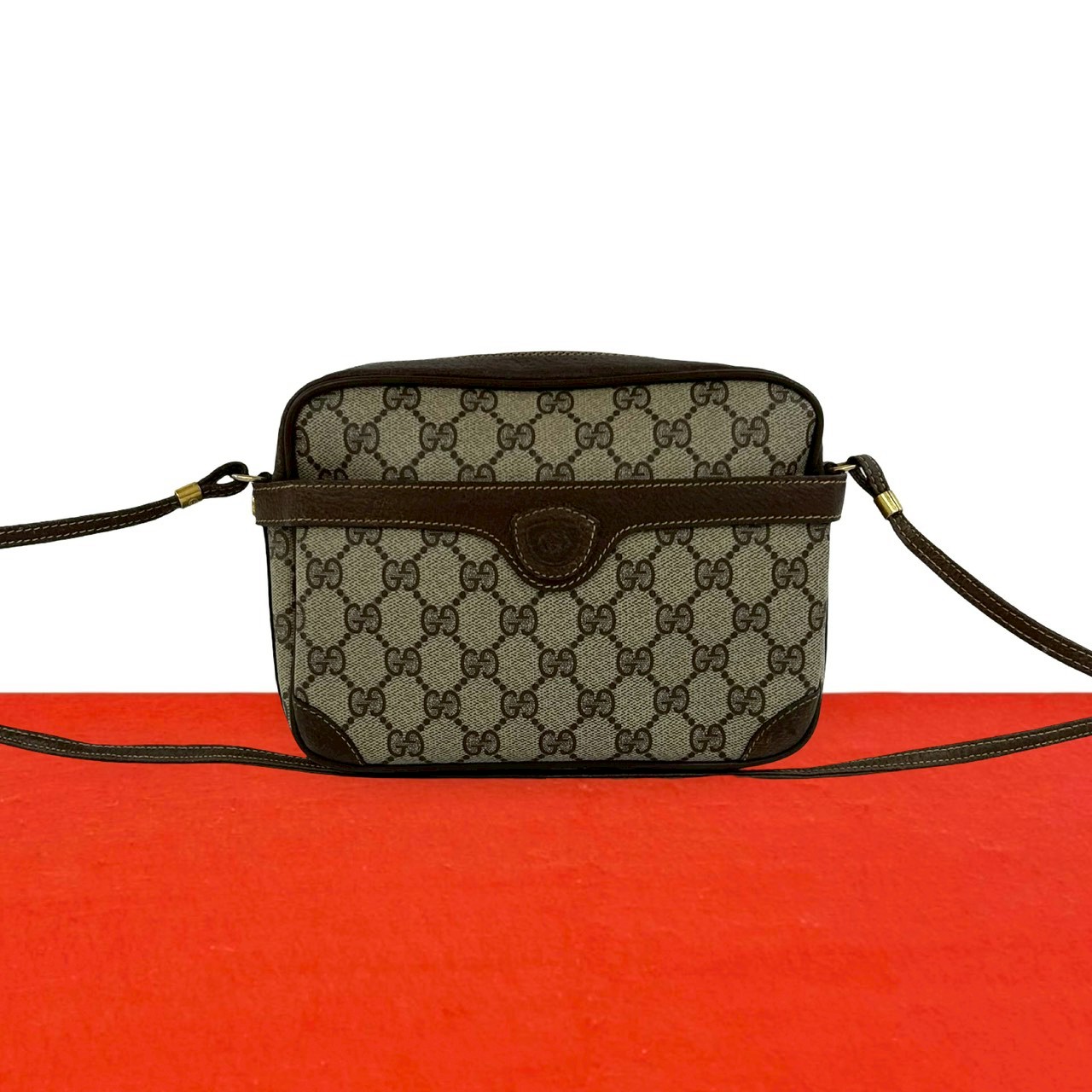 【尖んがり2倍】極 美品 GUCCI グッチ 年寄りのグッチ ヴィンテージ GG ロゴタイプ 柄 なめし革 本革 ミニ ショルダーバッグ ポシェット 赤銅色 茶 17067【貨物輸送無料】【中古】