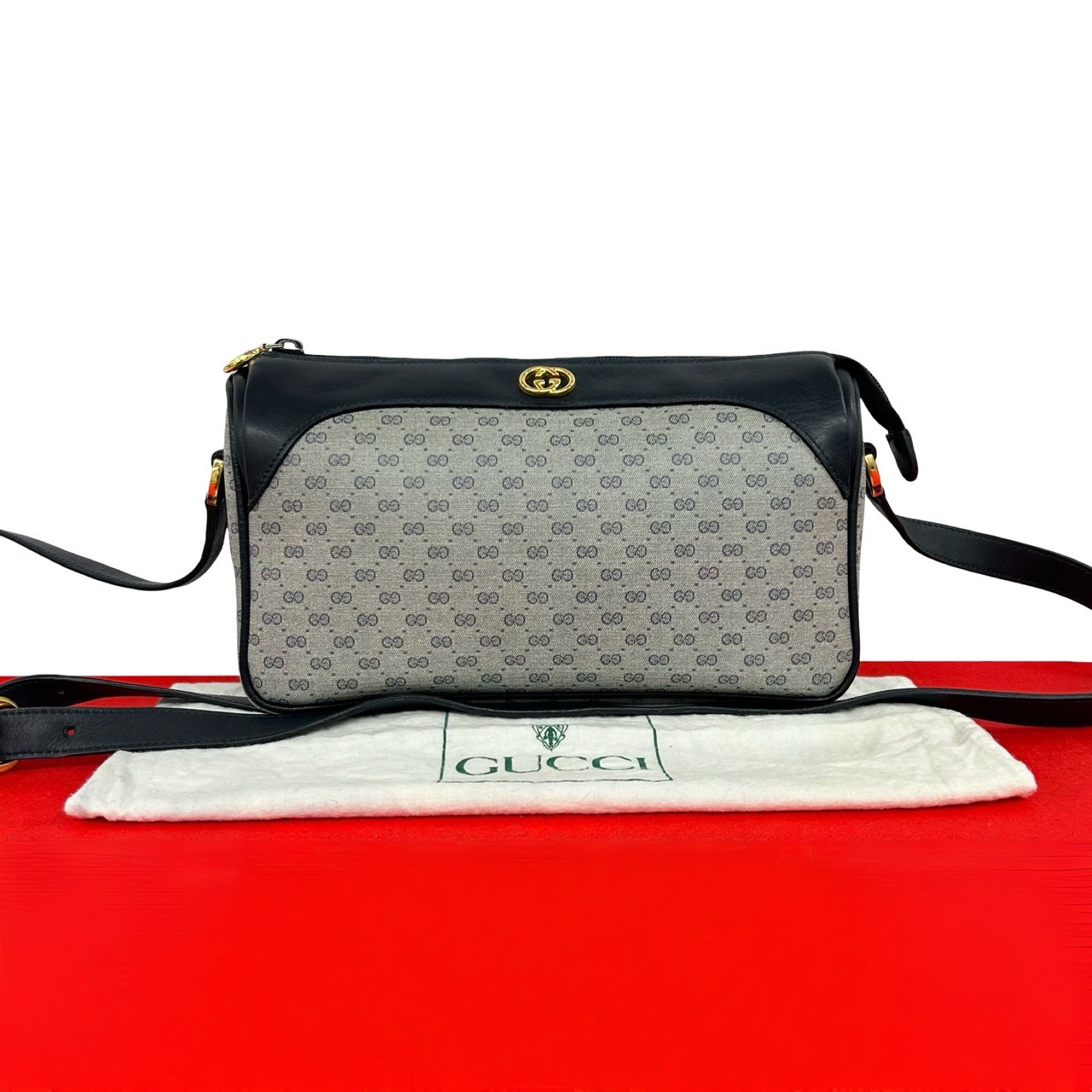 【尖んがり2倍】極 美品 袋付 GUCCI グッチ 年寄りのグッチ ヴィンテージ マイクロGG ロゴタイプ 金具 なめし革 ミニ ショルダーバッグ ポシェット 米国海軍 39452【貨物輸送無料】【中古】