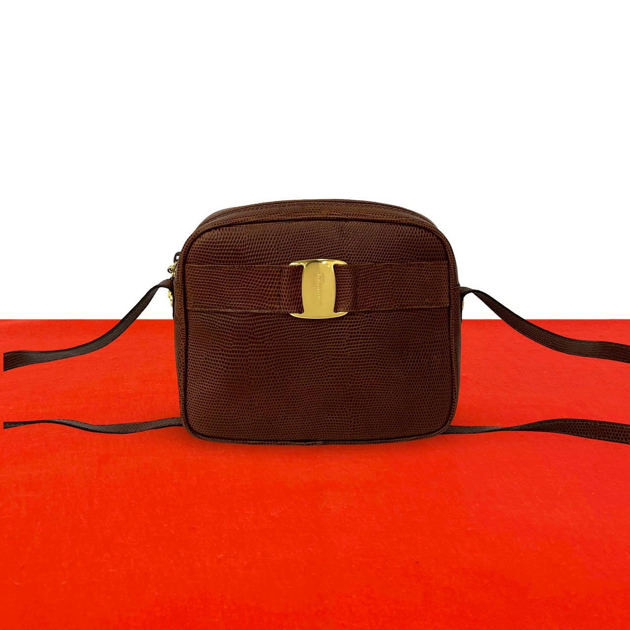 【尖んがり2倍】極 美品 Salvatore Ferragamo サルヴァトーレフェラガモ ヴィンテージ ヴァラ 金具 なめし革 本革 ショルダーバッグ 赤銅色 60428【貨物輸送無料】【中古】