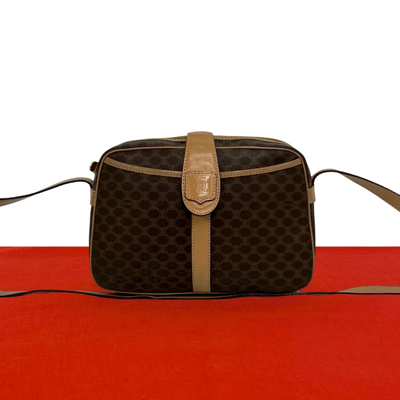 【ポイント2倍】極 美品 CELINE セリーヌ ヴィンテージ マカダム ブラゾン トリオンフ ロゴ レザー 本革 ミニ ショルダーバッグ ポシェット ブラウン 31141 【送料無料】【中古】｜Trip Vintage