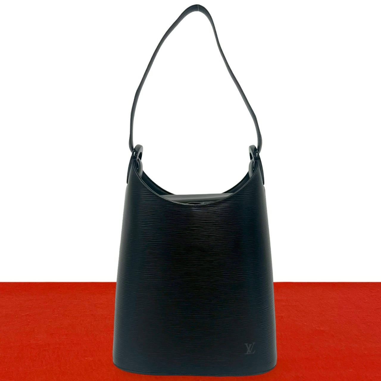【ポイント2倍】極 美品 LOUIS VUITTON ルイヴィトン ヴェルソー ロゴ エピ レザー 本革 セミ ワン ショルダーバッグ トートバッグ ノワール 80558【送料無料】【中古】｜Trip Vintage