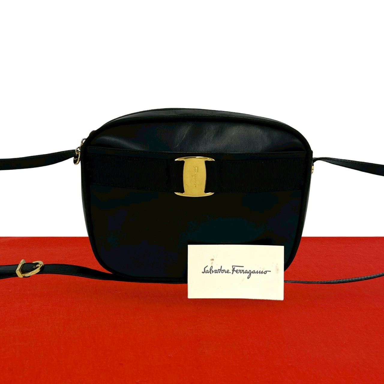 【ポイント2倍】極 美品 Salvatore Ferragamo サルヴァトーレフェラガモ ヴィンテージ ヴァラリボン 金具 レザー 本革 ショルダーバッグ ブラック 95562 【送料無料】【中古】｜Trip Vintage