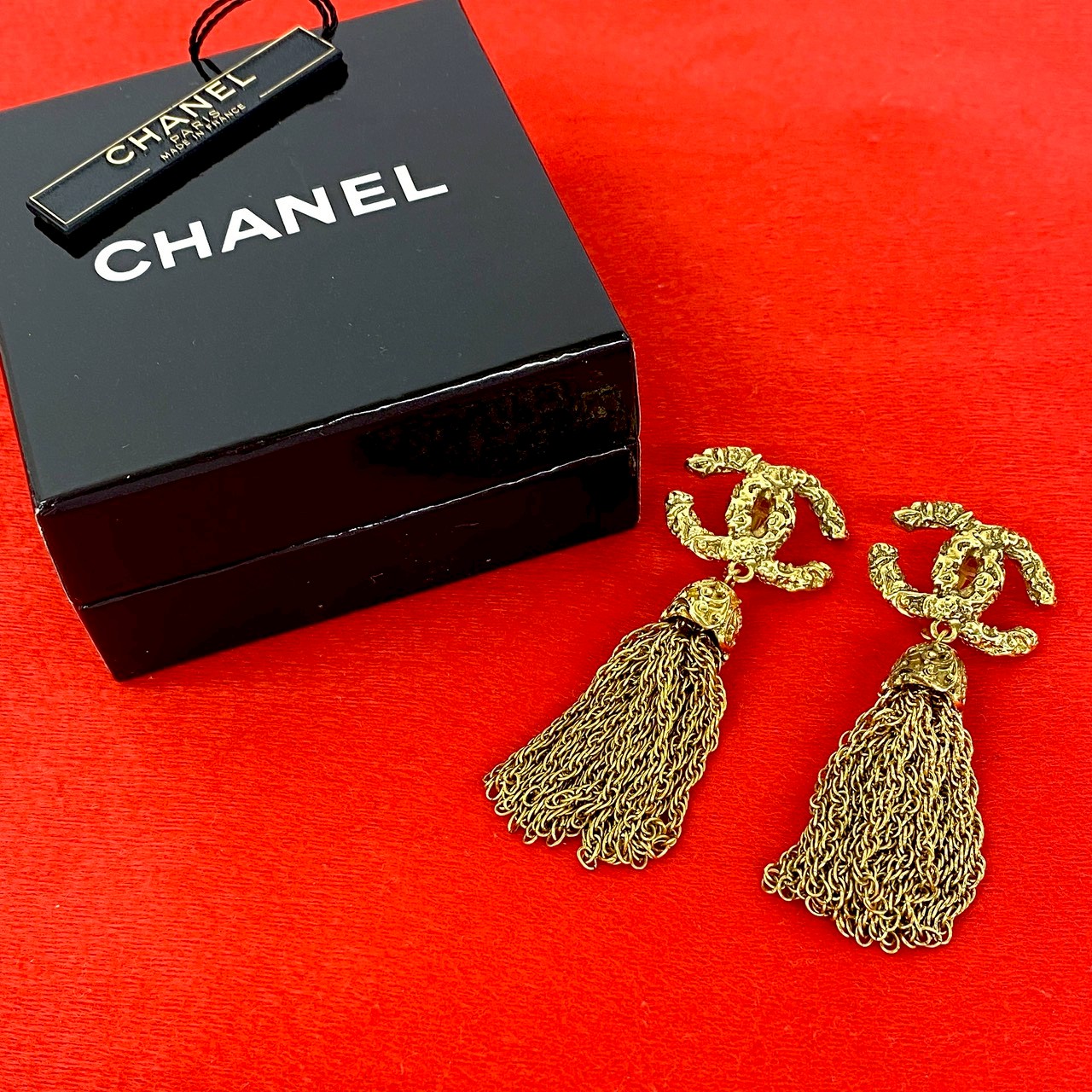 【ポイント2倍】極 美品 箱付き コメあり 93A CHANEL シャネル ヴィンテージ ココマーク タッセル GP イヤリング アクセサリー ゴールド 497cd【送料無料】【中古】｜Trip Vintage 123,050円
