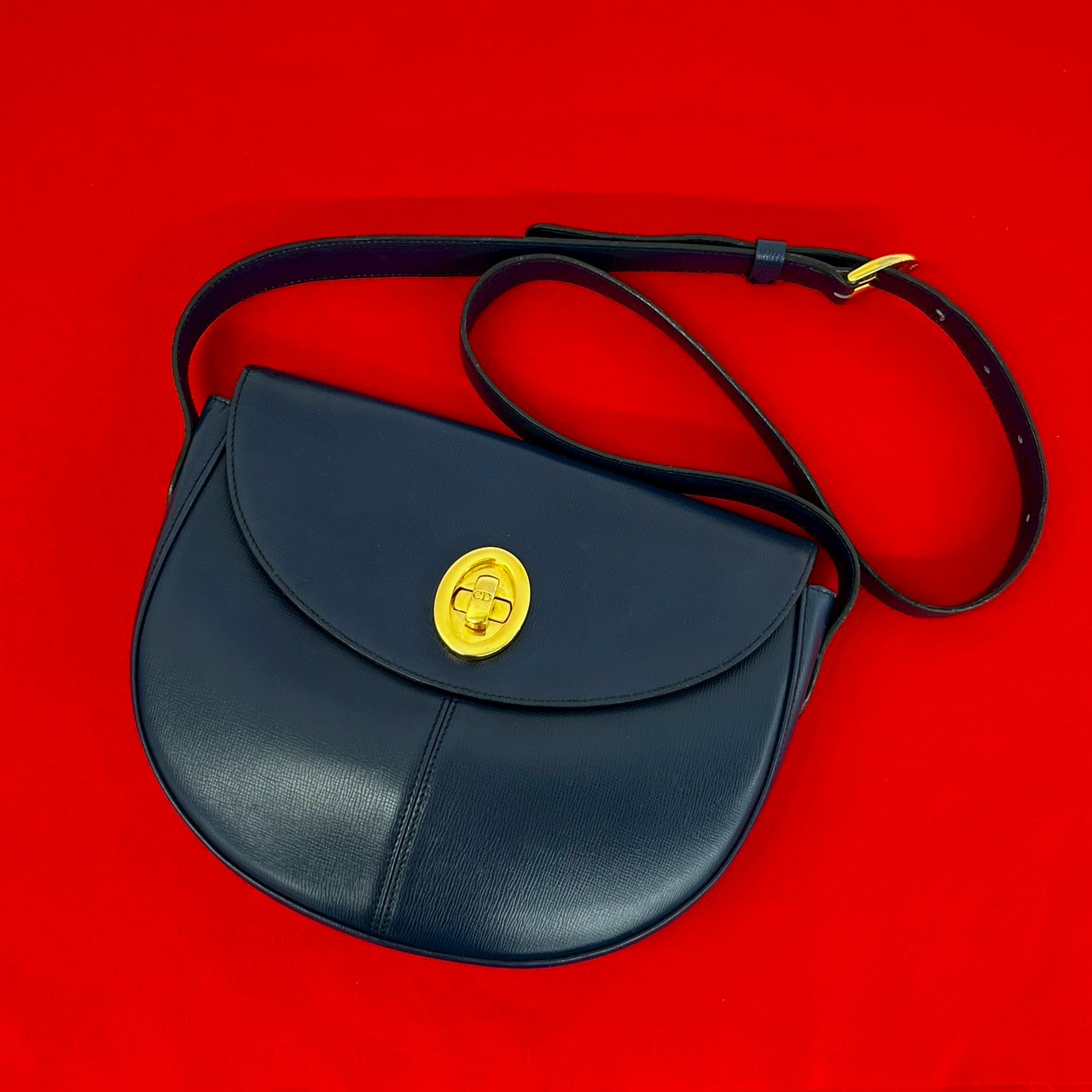 【ポイント2倍】極 美品 Christian Dior クリスチャンディオール ヴィンテージ CD ロゴ 金具 レザー 本革 ショルダーバッグ サコッシュ ネイビー 64265 【送料無料】【中古】｜Trip Vintage