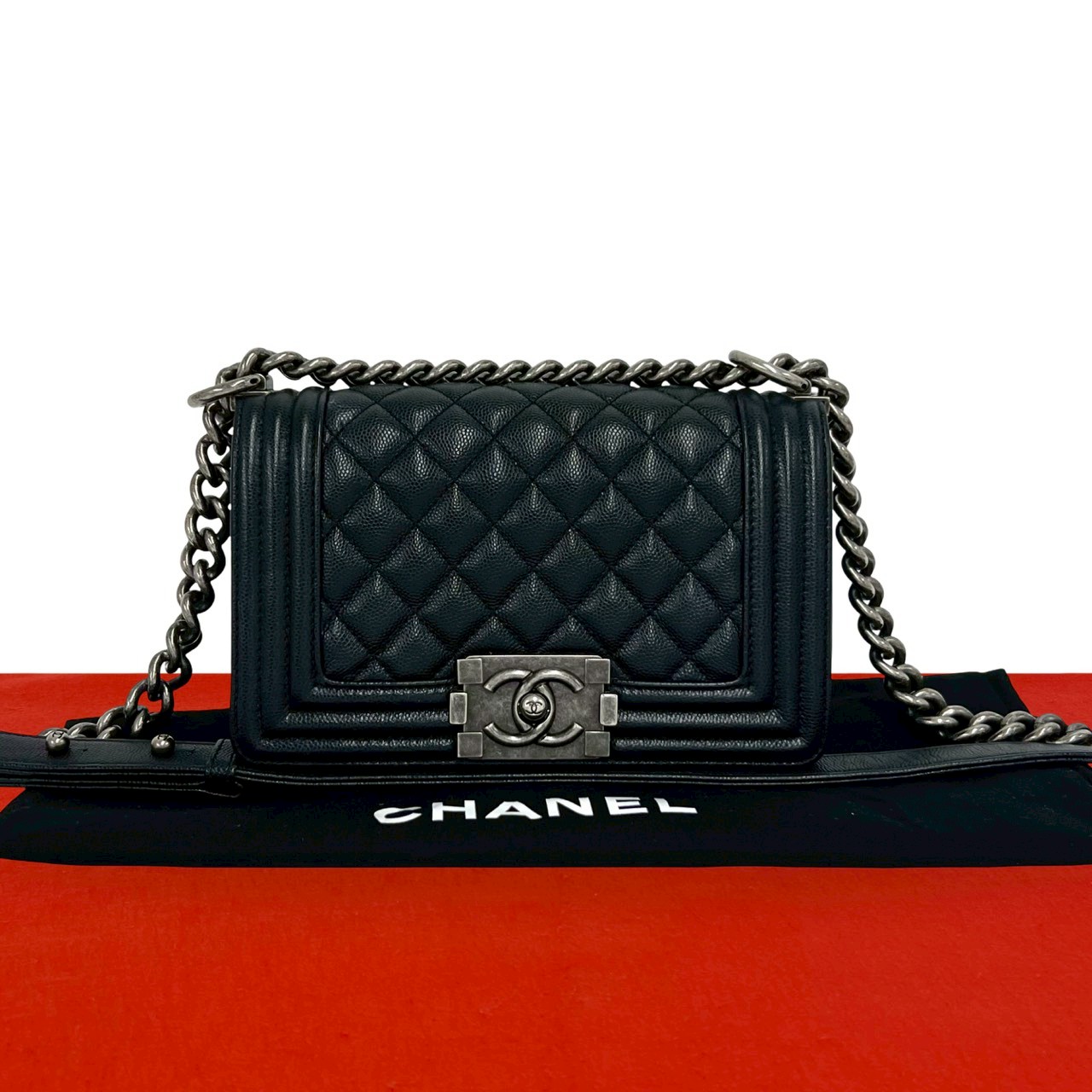 【ポイント2倍】極 美品 袋付き シール有り 29番台 CHANEL シャネル ボーイシャネル ココマーク キャビアスキン ショルダーバッグ ブラック 98687 【送料無料】【中古】｜Trip Vintage