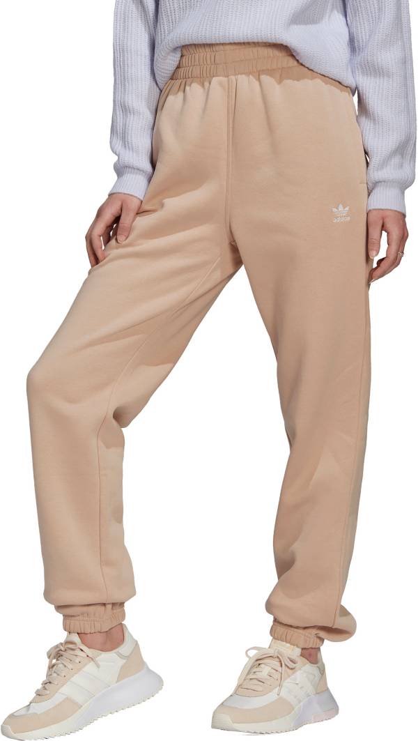 アディダス レディース ジョガーパンツ adidas Originals Women\u0027s Essentials Fleece Joggers - Magic Beige