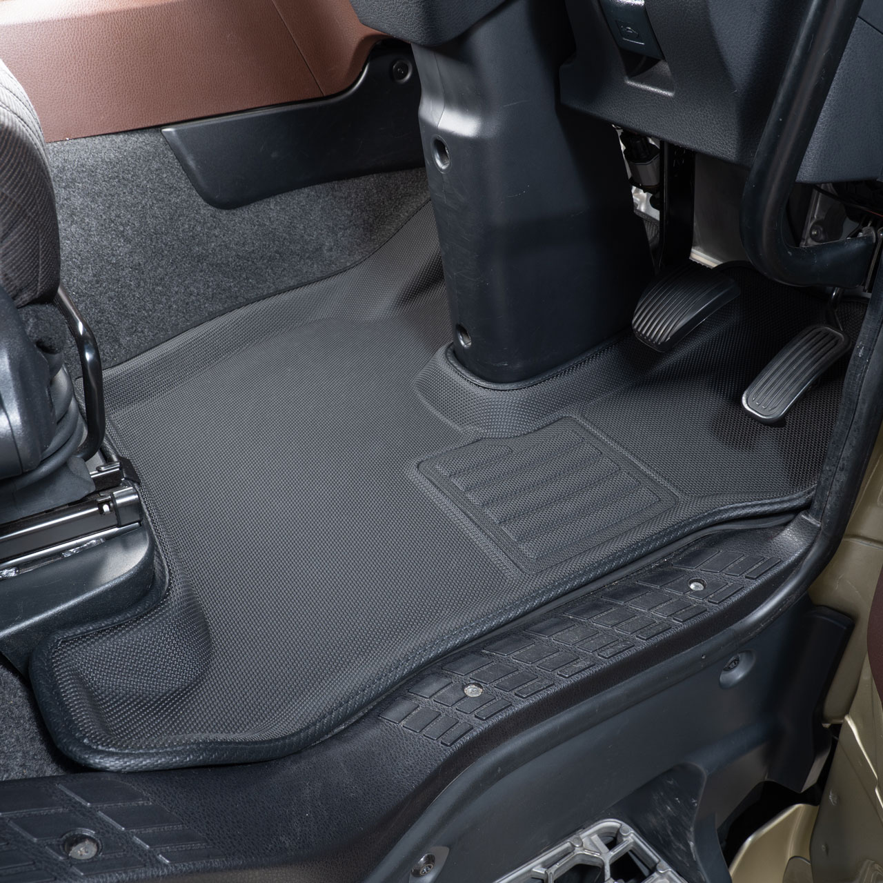 【 3Dﾌﾛｱﾏｯﾄ 運転席のみ N011-02 】ﾌﾞﾗｯｸ ｸｵﾝ(2ﾍﾟﾀﾞﾙ)/ﾊﾟｰﾌｪｸﾄｸｵﾝ 水洗い可