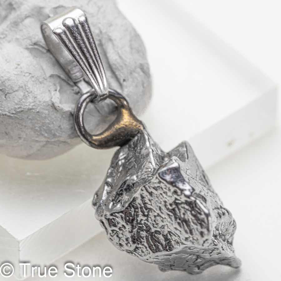 巨大 ギベオン 415g！アイアン メテオライト 鉄隕石 隕鉄 原石 楽天