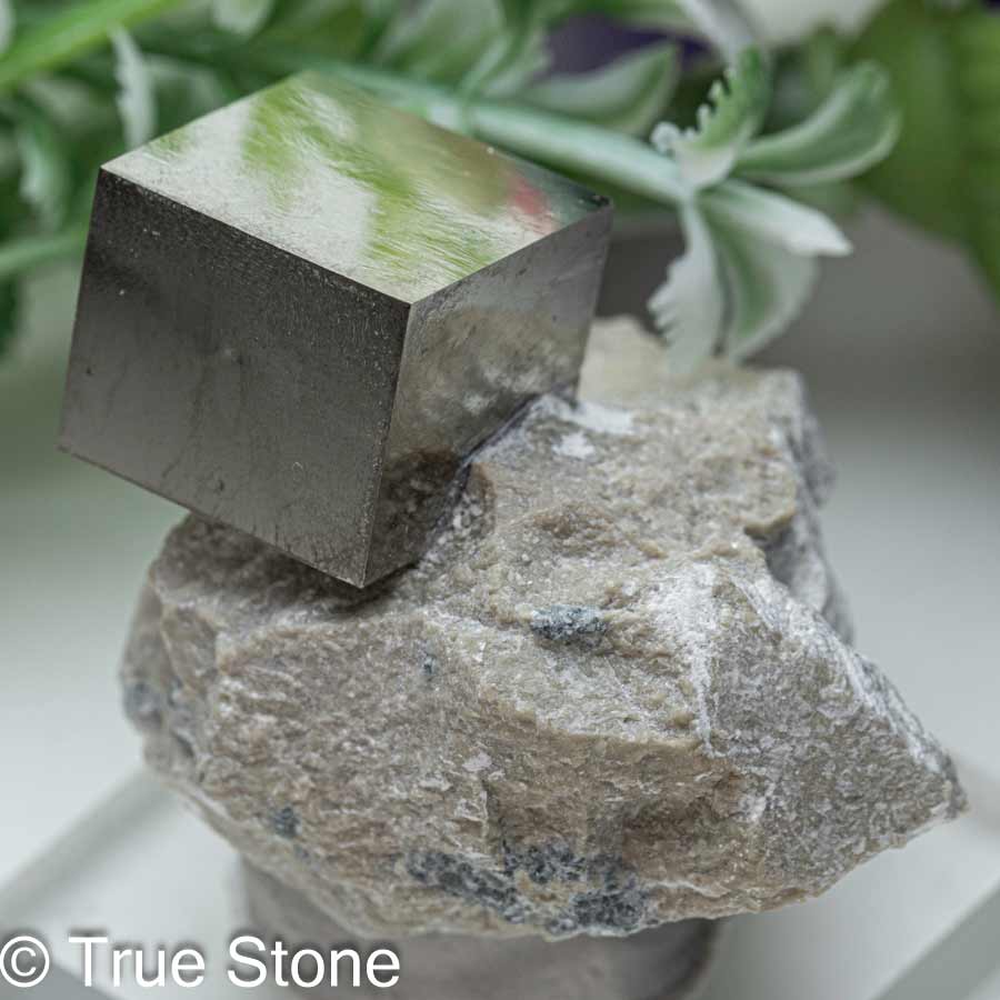 楽天市場】水晶 フラワークラスター パイライト 共生鉱 天然石 浄化