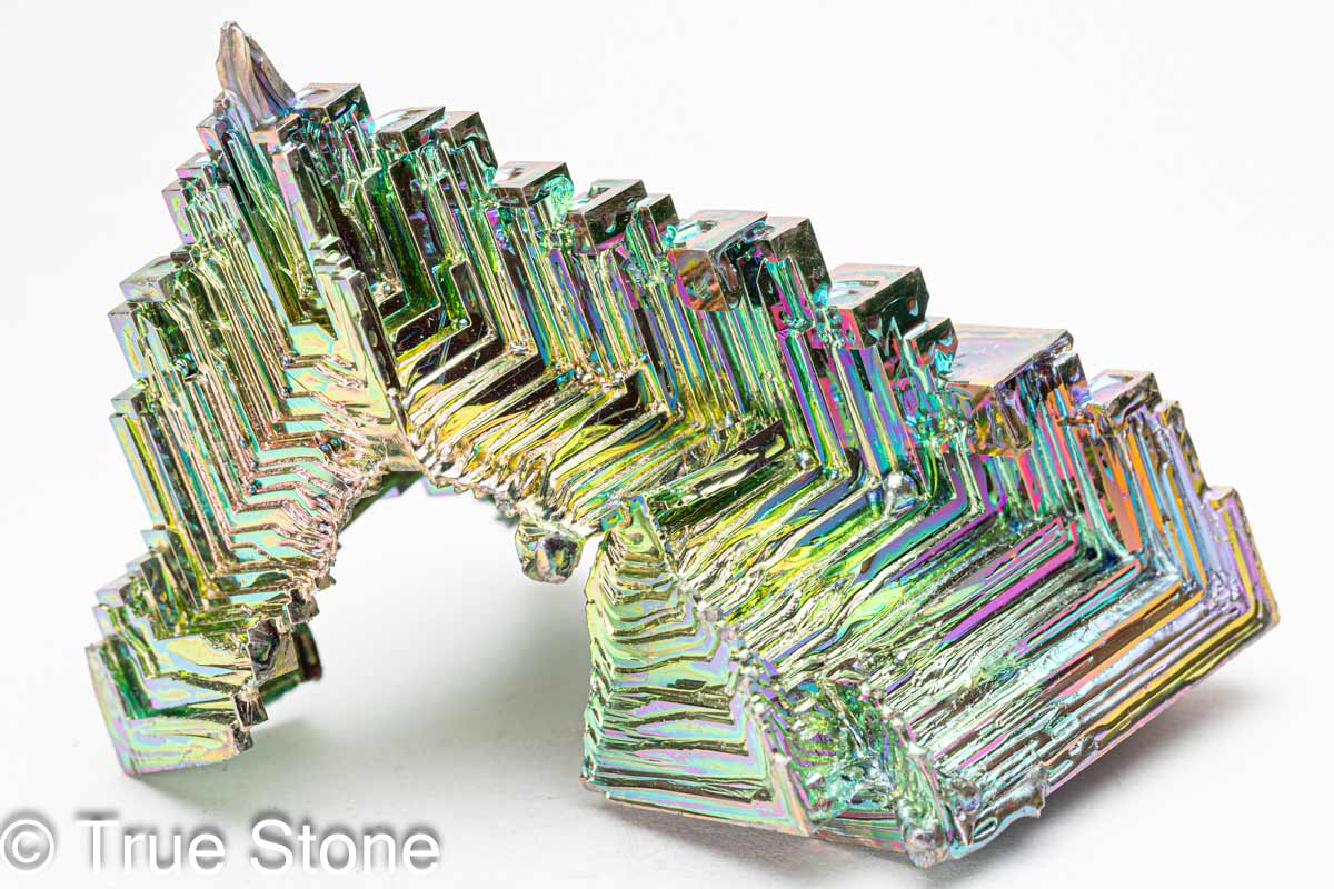 ビスマス 結晶 重量 130g 元素記号 Bi 原子番号 83 天国への階段 虹色の階段 宇宙要塞 金属結晶
