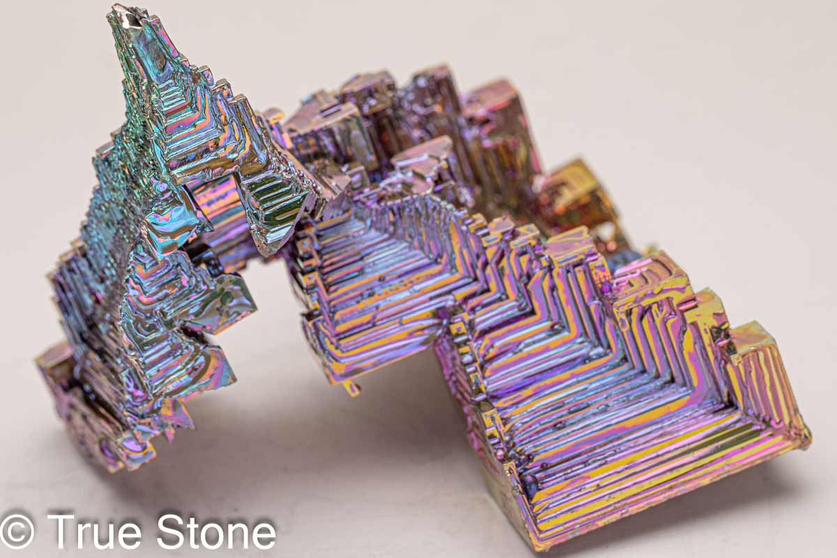 ビスマス 結晶 重量 162g 元素記号 Bi 原子番号 83 天国への階段 虹色の階段 宇宙要塞 金属結晶