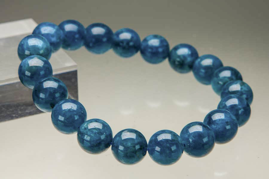 楽天市場】ネオンブルー アパタイト ルース 約3mm 1石値段