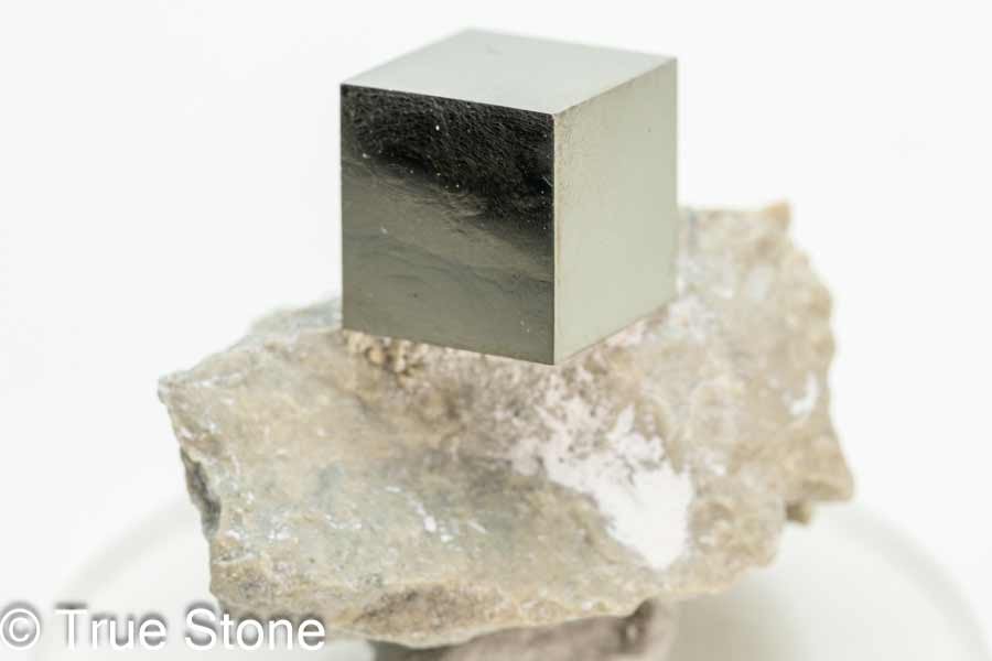 楽天市場】水晶 フラワークラスター パイライト 共生鉱 天然石 浄化