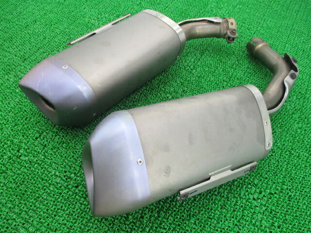YZF-R1 サイレンサー 左右 ヤマハ 純正 バイク 部品 1998年式外し JYARN011000024*** コケキズ無し 凹み・歪みなし 車検 Genuine 【中古】