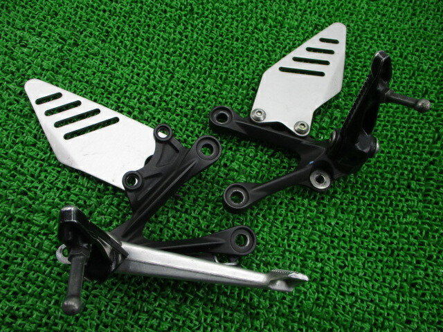 ZX-6R ステップホルダー 左右 カワサキ 純正 バイク 部品 2016年式外し JKBZX636EFA019*** 0590 0160 曲がりなし そのまま使える 車検 Genuine 【中古】